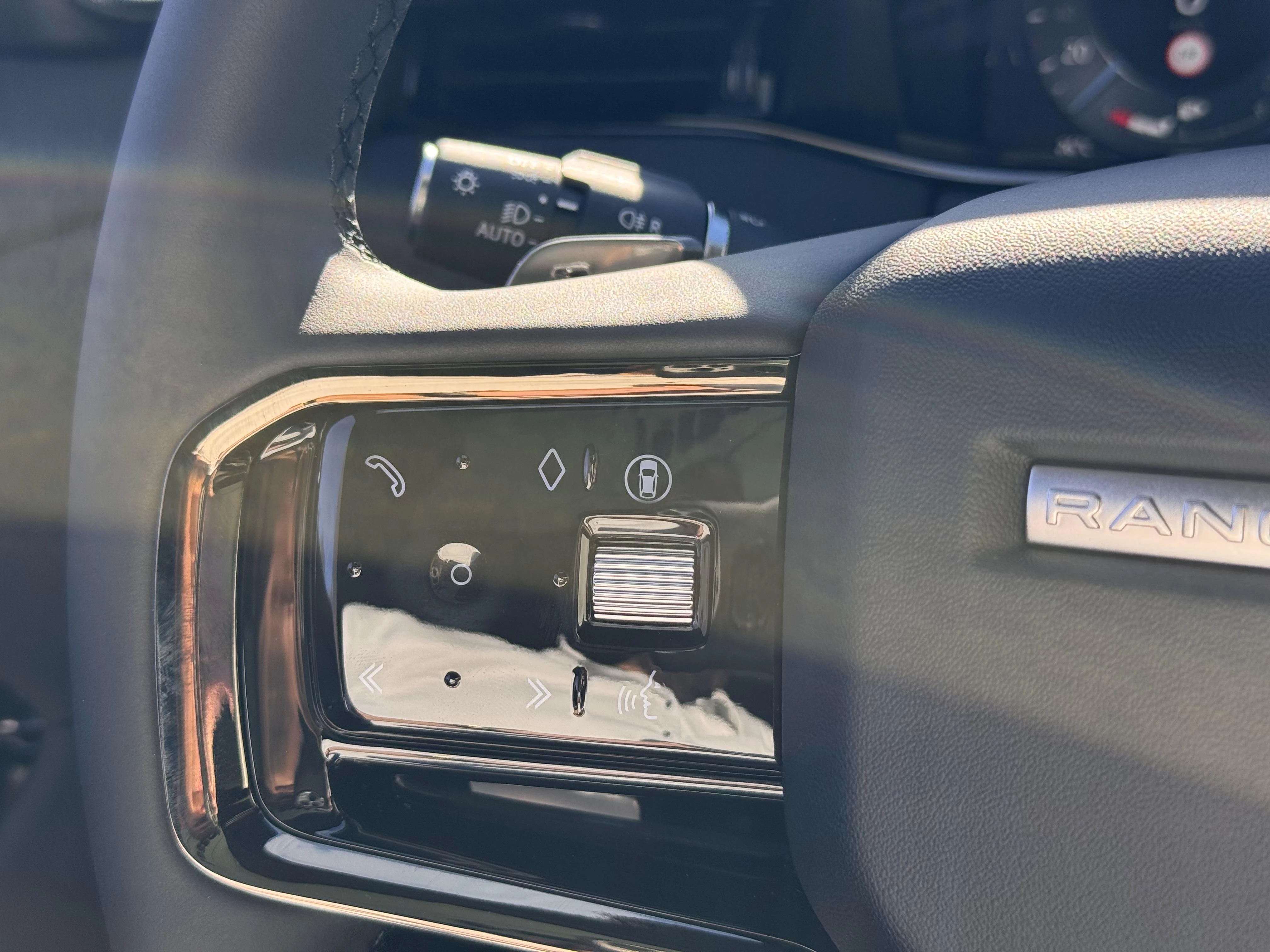 Land Rover Range Rover Evoque P270e Dynamic SE AWD Auto. 26MY