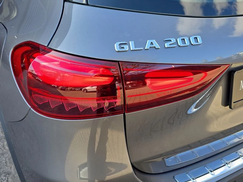 Mercedes-Benz GLA 200 PROGRESSIVE AHK SHZ MBUX NAVI KLIMA Progressive