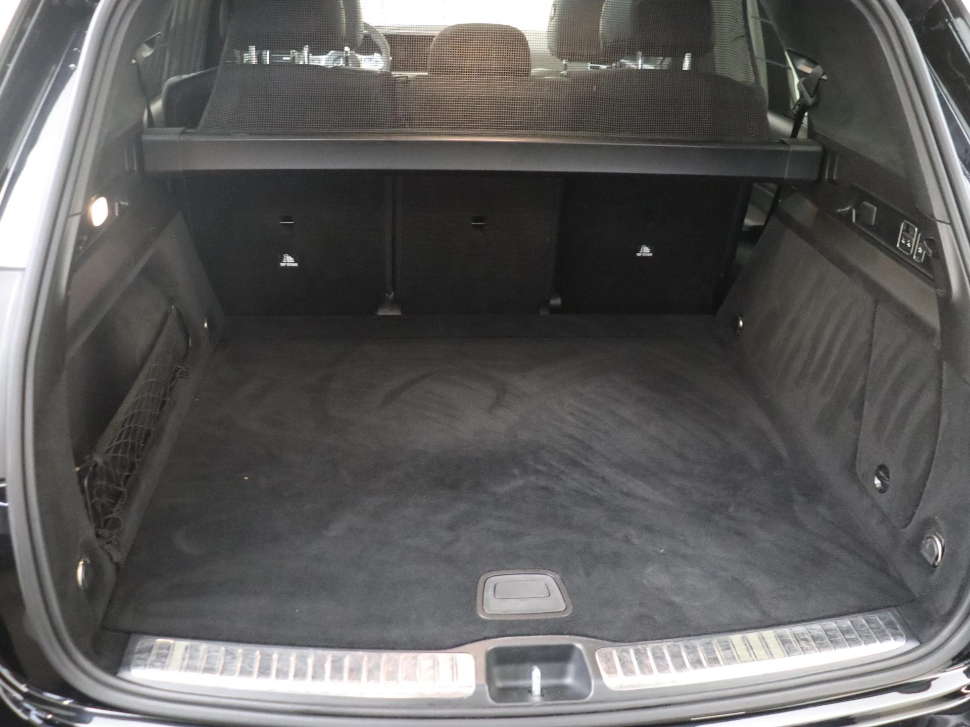 Mercedes-Benz-GLE-image-40