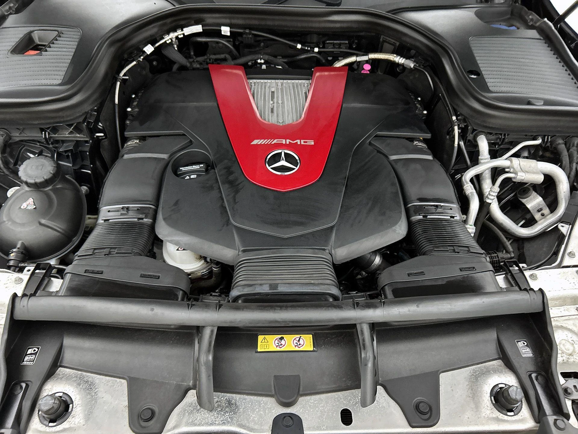 Mercedes-Benz-GLC-image-34