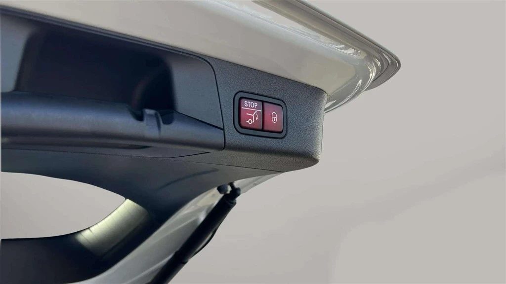 Mercedes-Benz-GLB-image-28