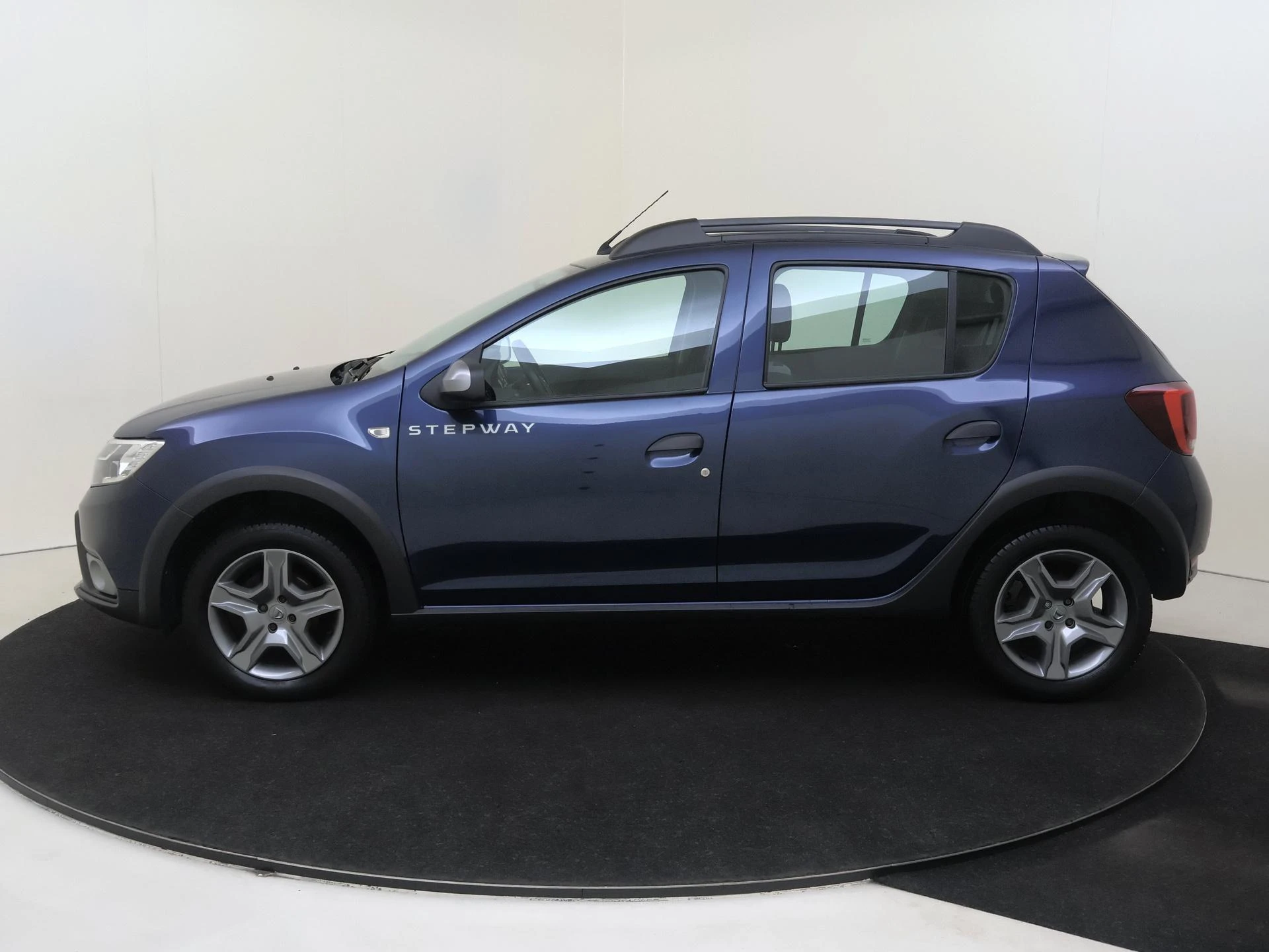 Dacia-Sandero Stepway-image-7