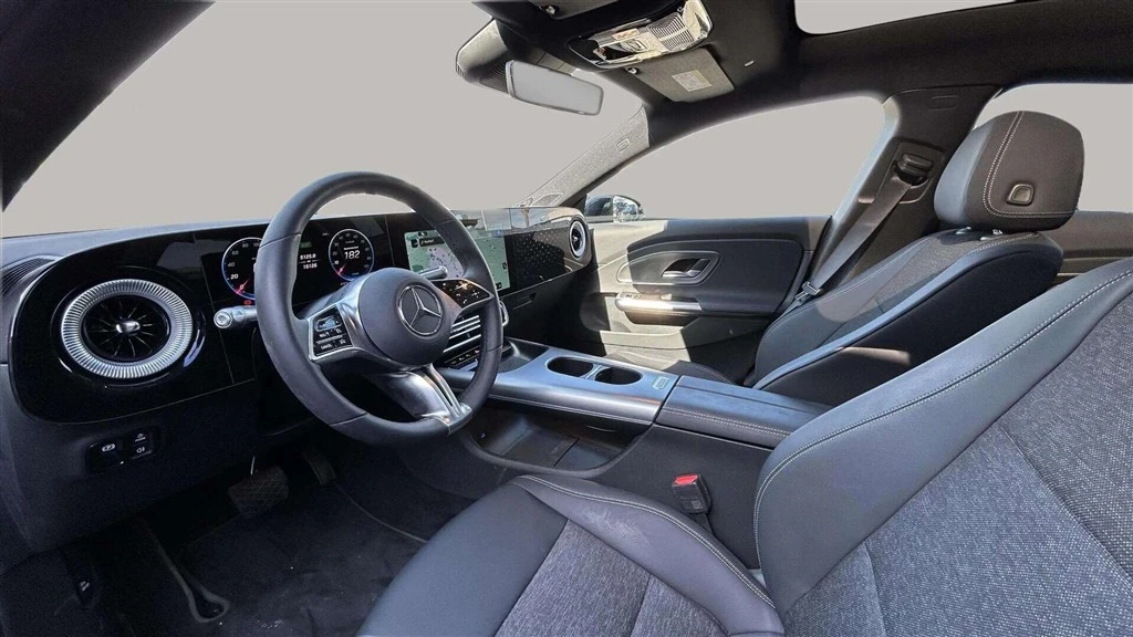 Mercedes-Benz-CLA-image-8