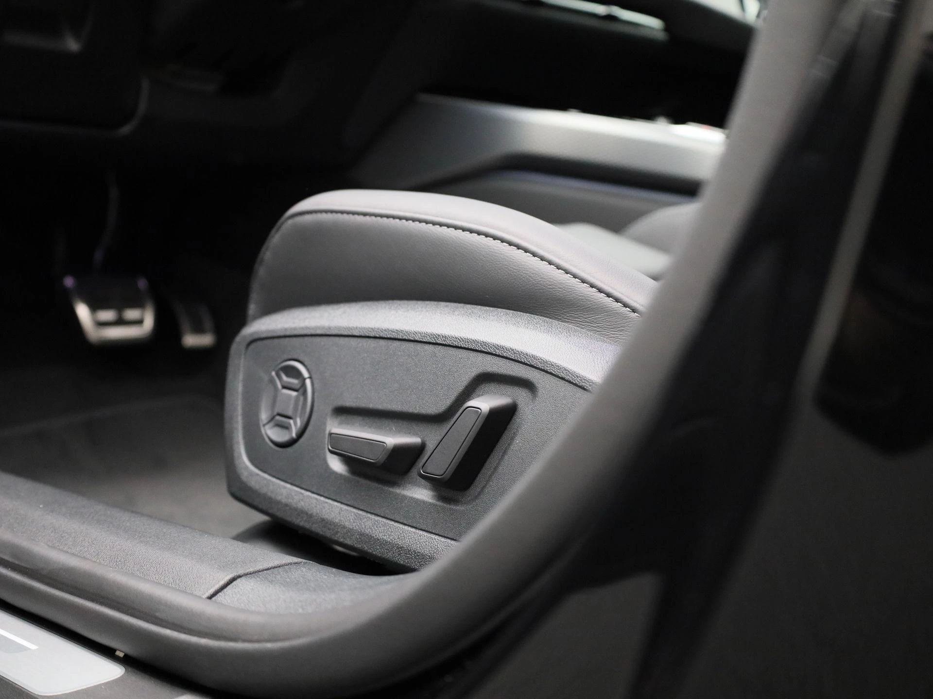 Audi A6 Avant 2.0 e-hybrid quattro S Competition 367 PK