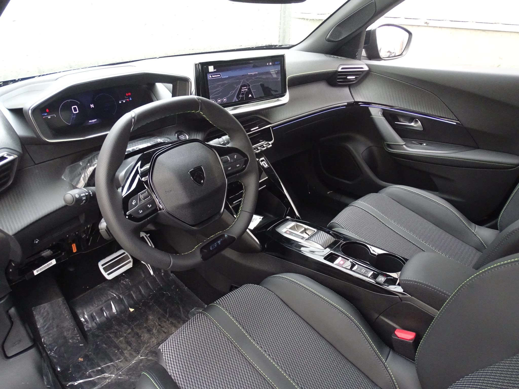 Peugeot 2008 1.2 HYBRID 145 e-DSC6 GT