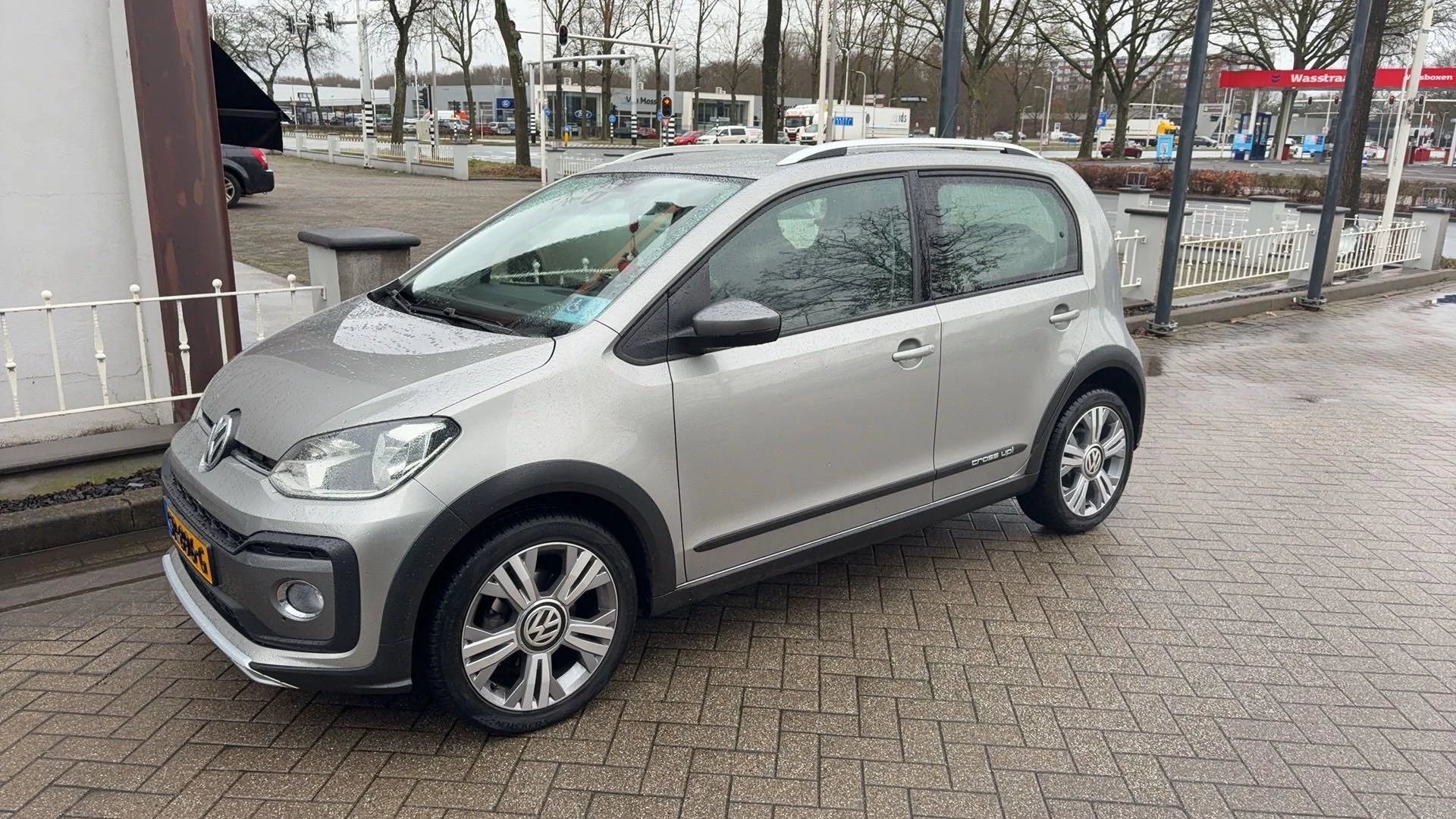 Volkswagen-up!-image-17