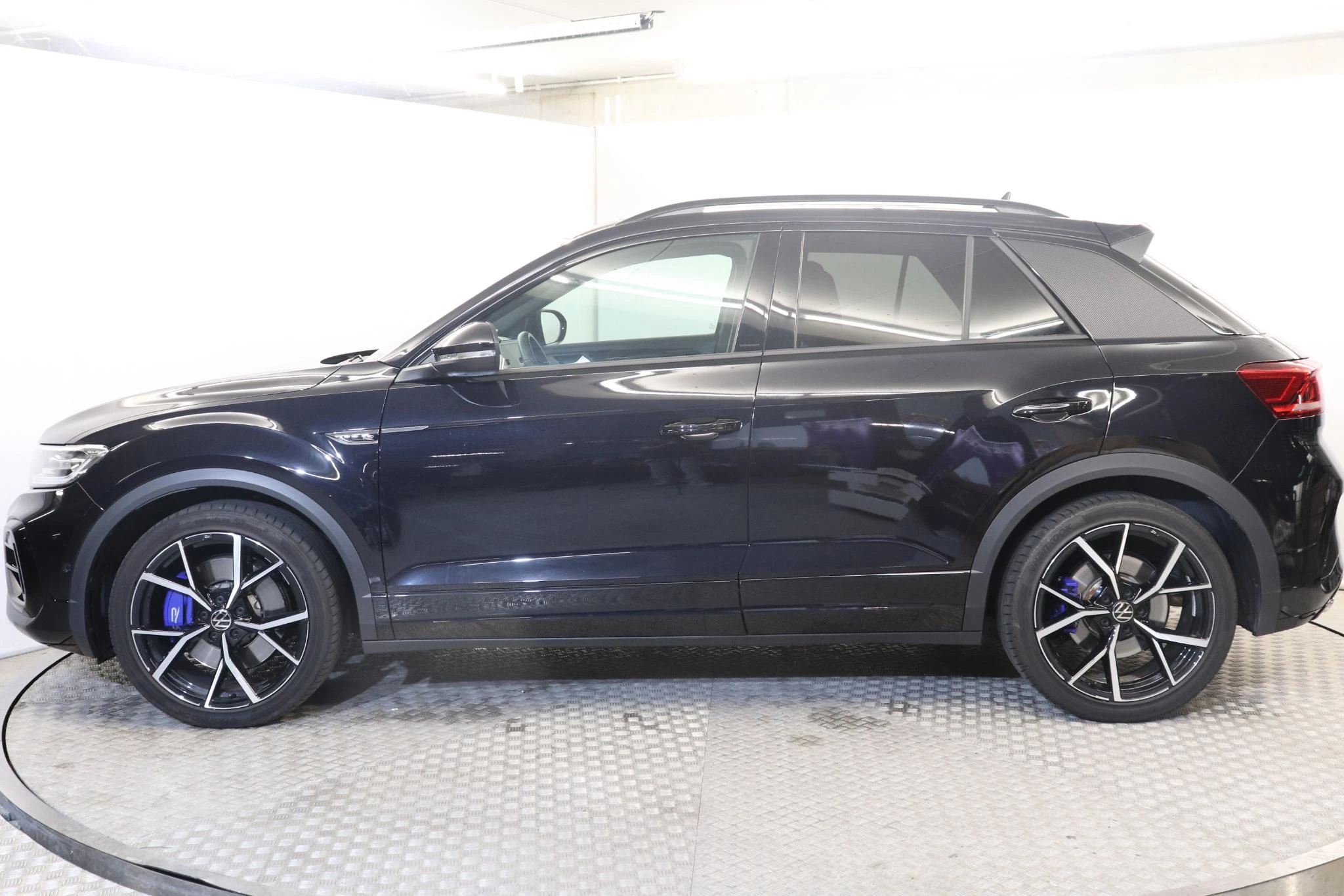 Volkswagen-T-Roc-image-3