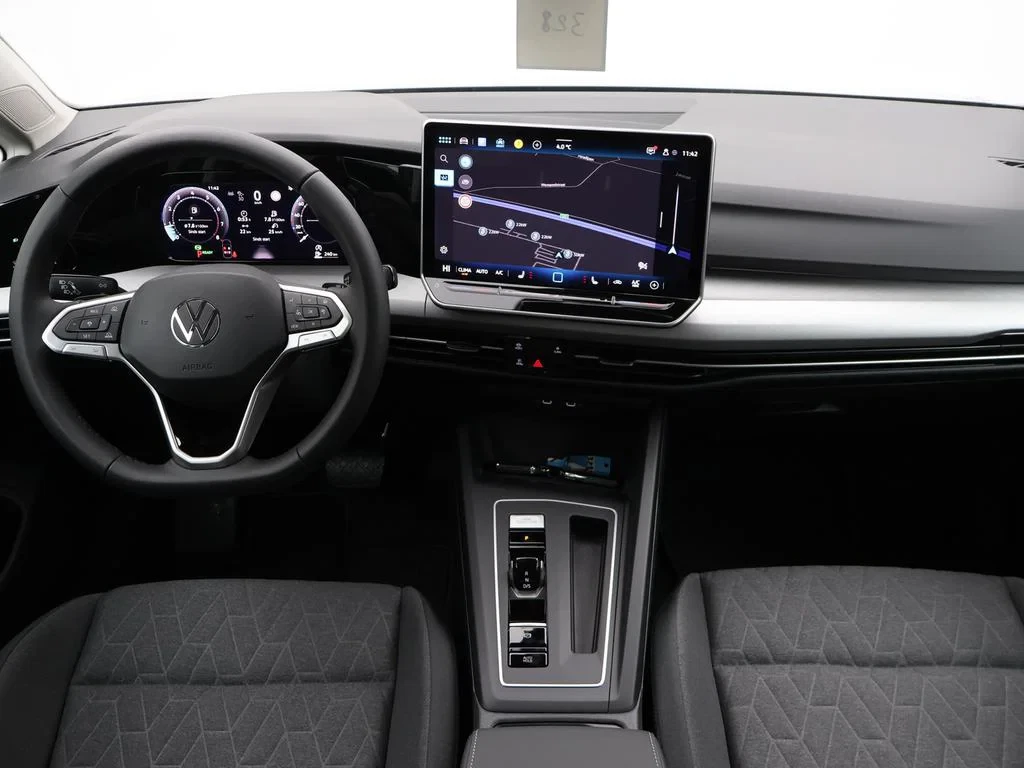 Volkswagen-Golf-image-11