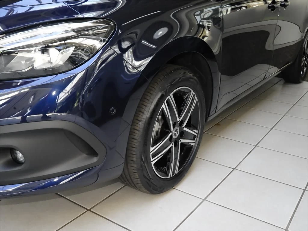 Mercedes-Benz-T-Klasse 180-image-3