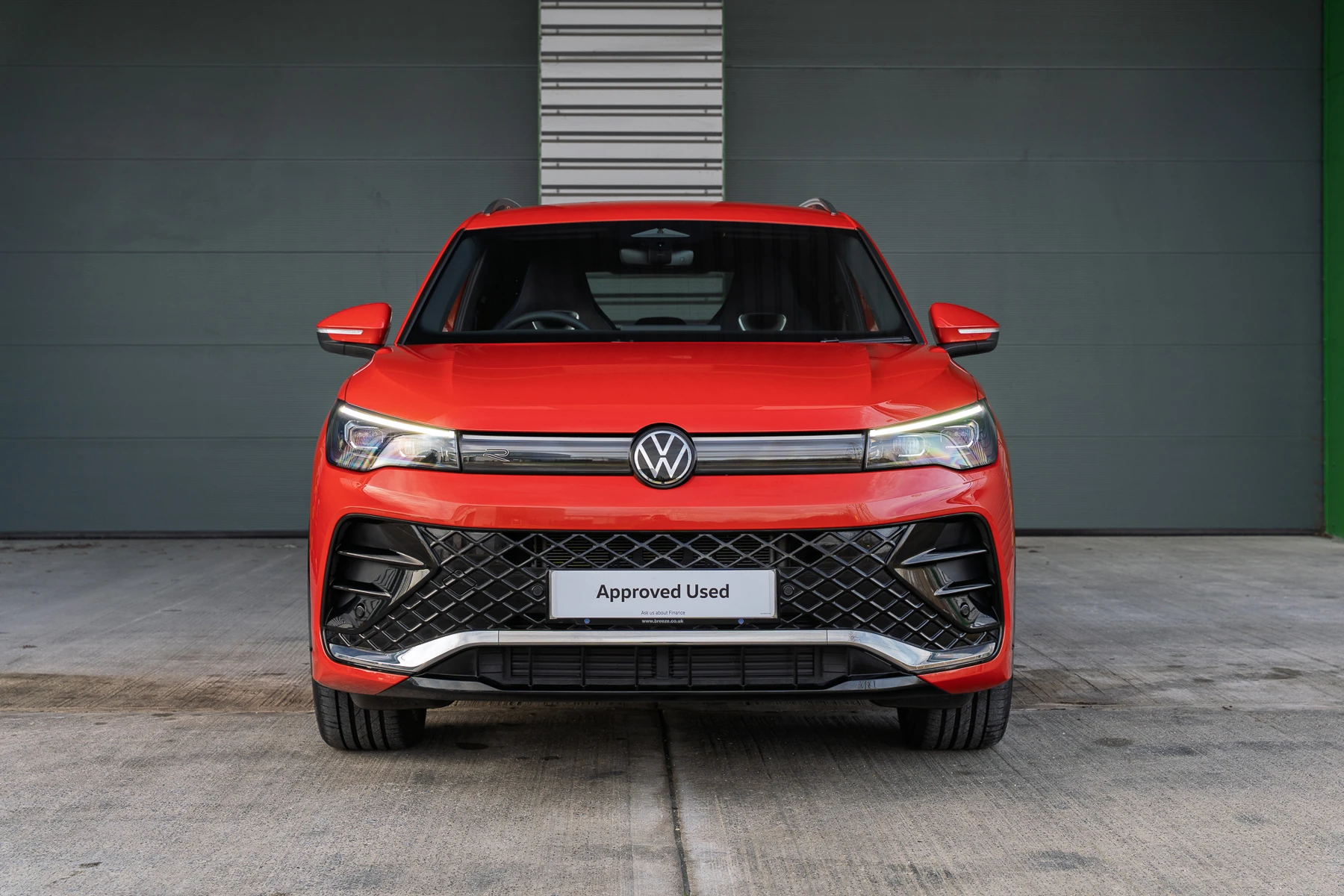 Volkswagen-Tiguan-image-6