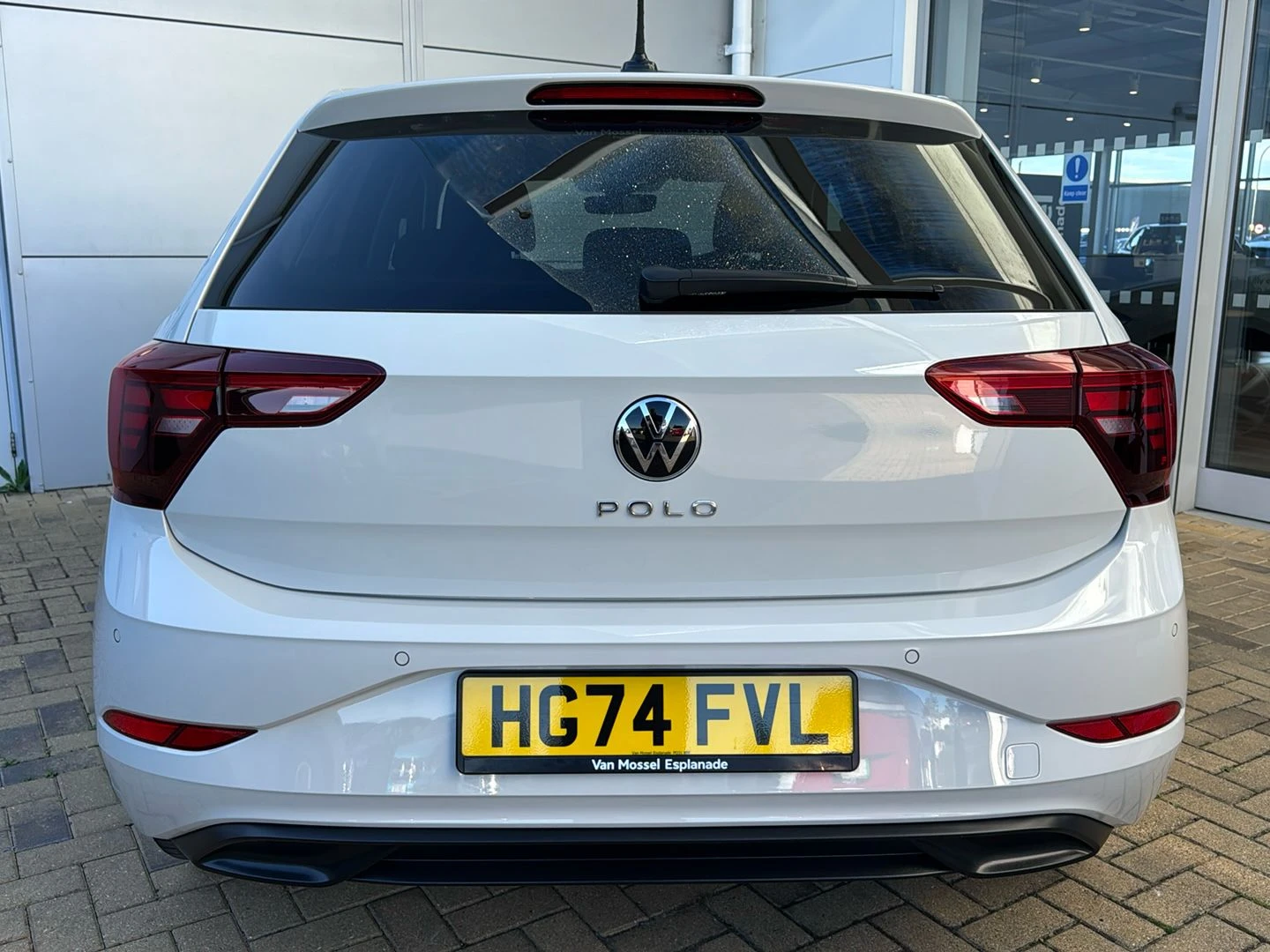 Volkswagen-Polo-image-5