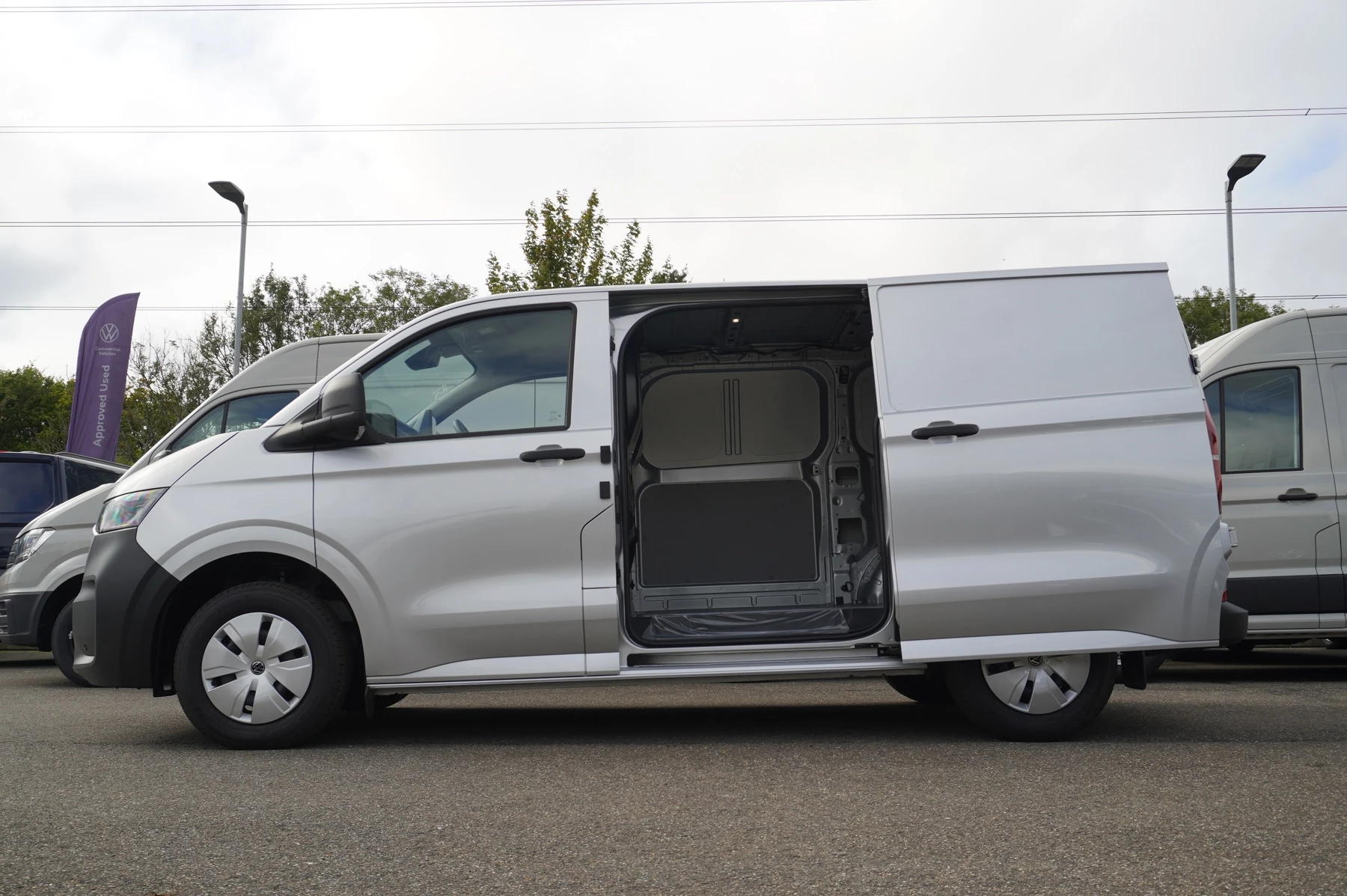 Volkswagen-Transporter-image-43