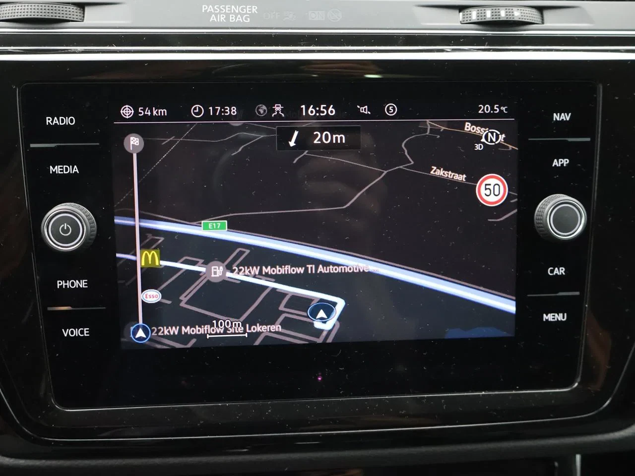 Volkswagen-Touran-image-13