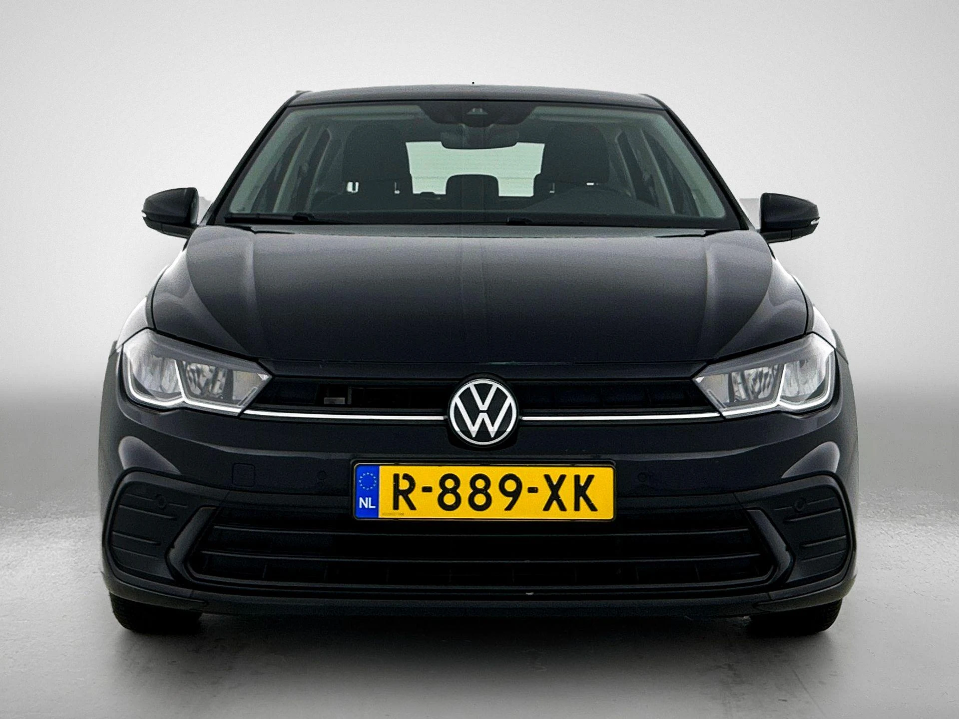 Volkswagen-Polo-image-4
