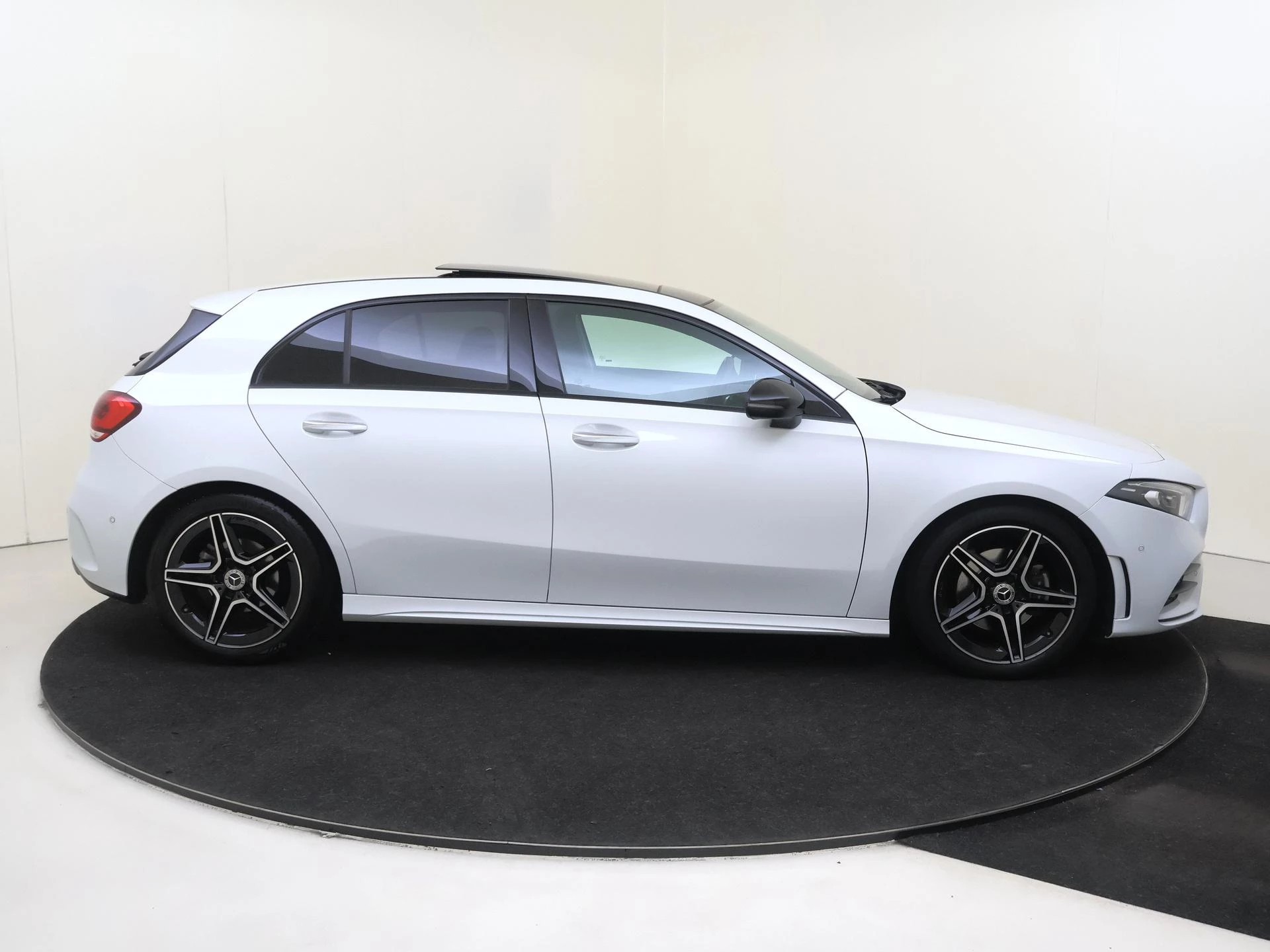 Mercedes-Benz A-Klasse 180 Business Solution AMG