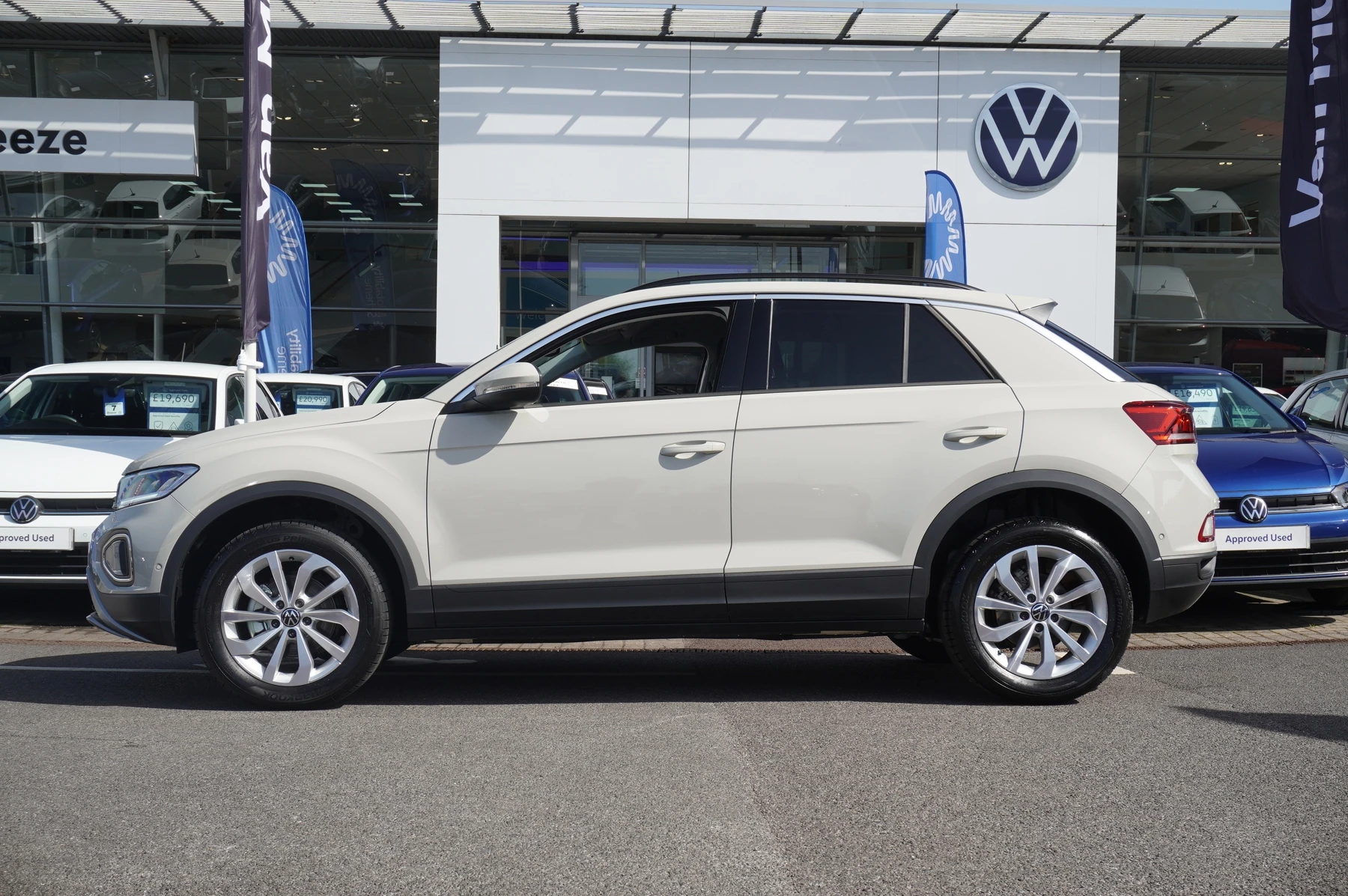 Volkswagen-T-Roc-image-15