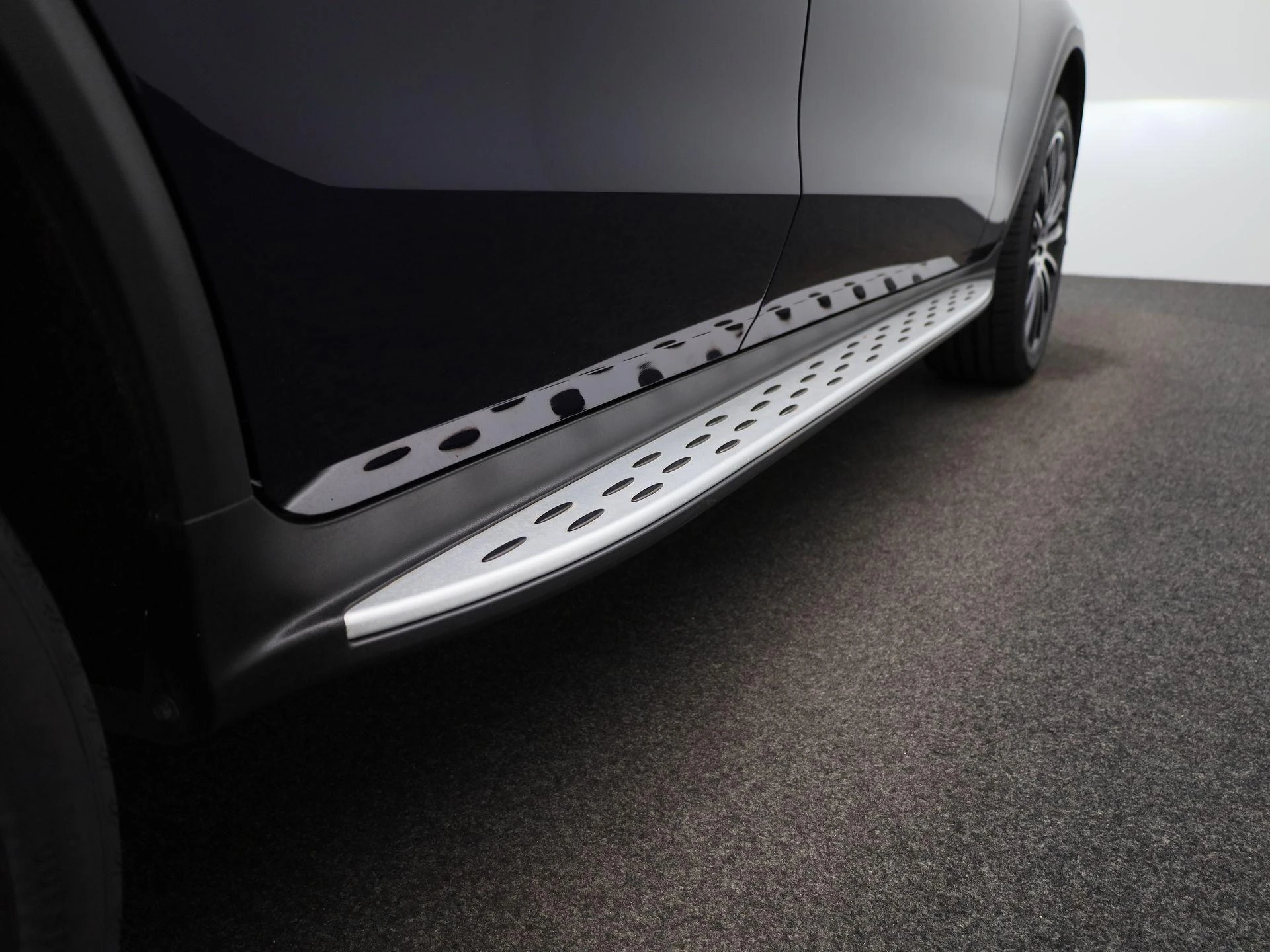 Mercedes-Benz-GLC-image-37