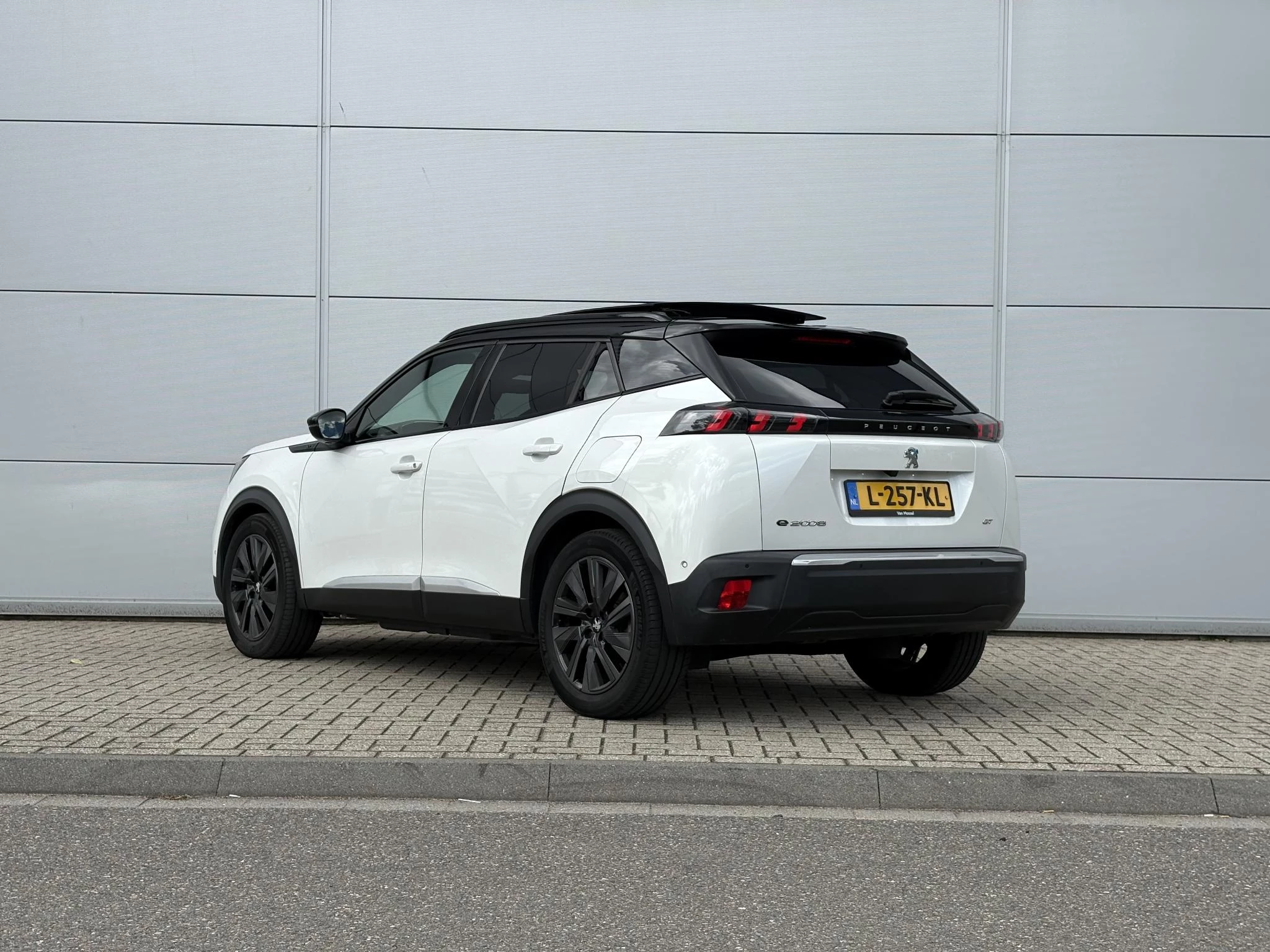 Peugeot e-2008 EV GT Pack 50 kWh