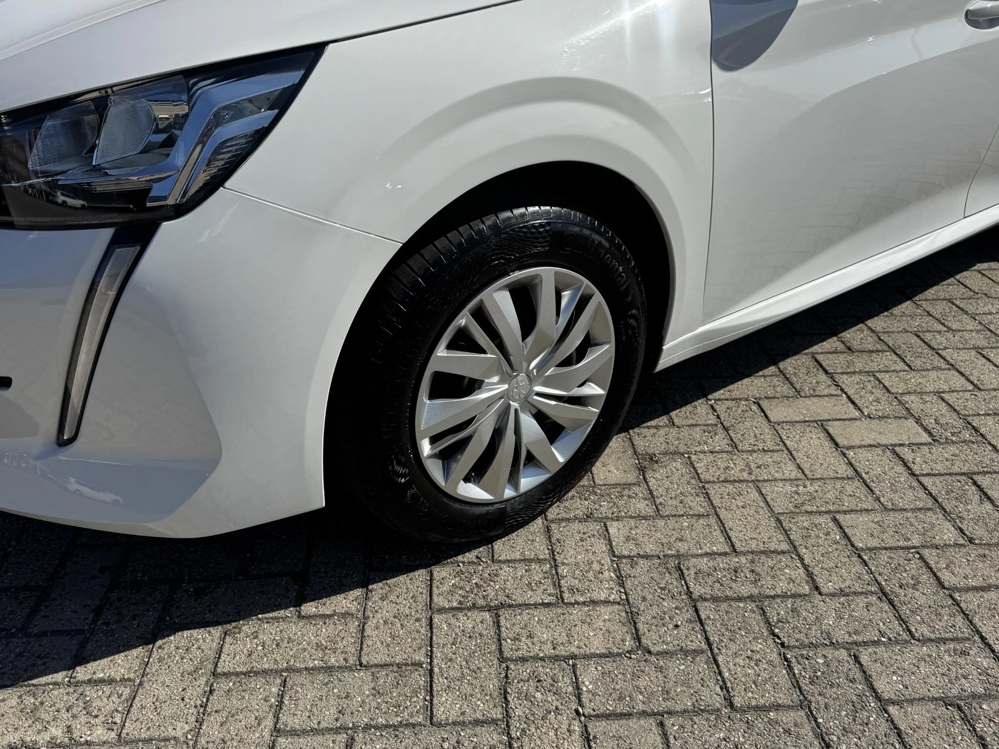Peugeot-208-image-9