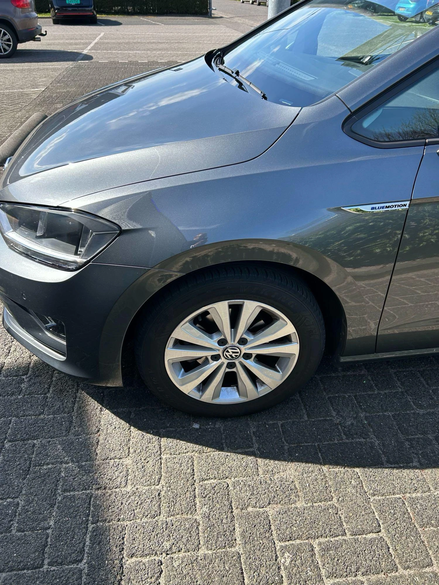 Volkswagen-Golf Sportsvan-image-1