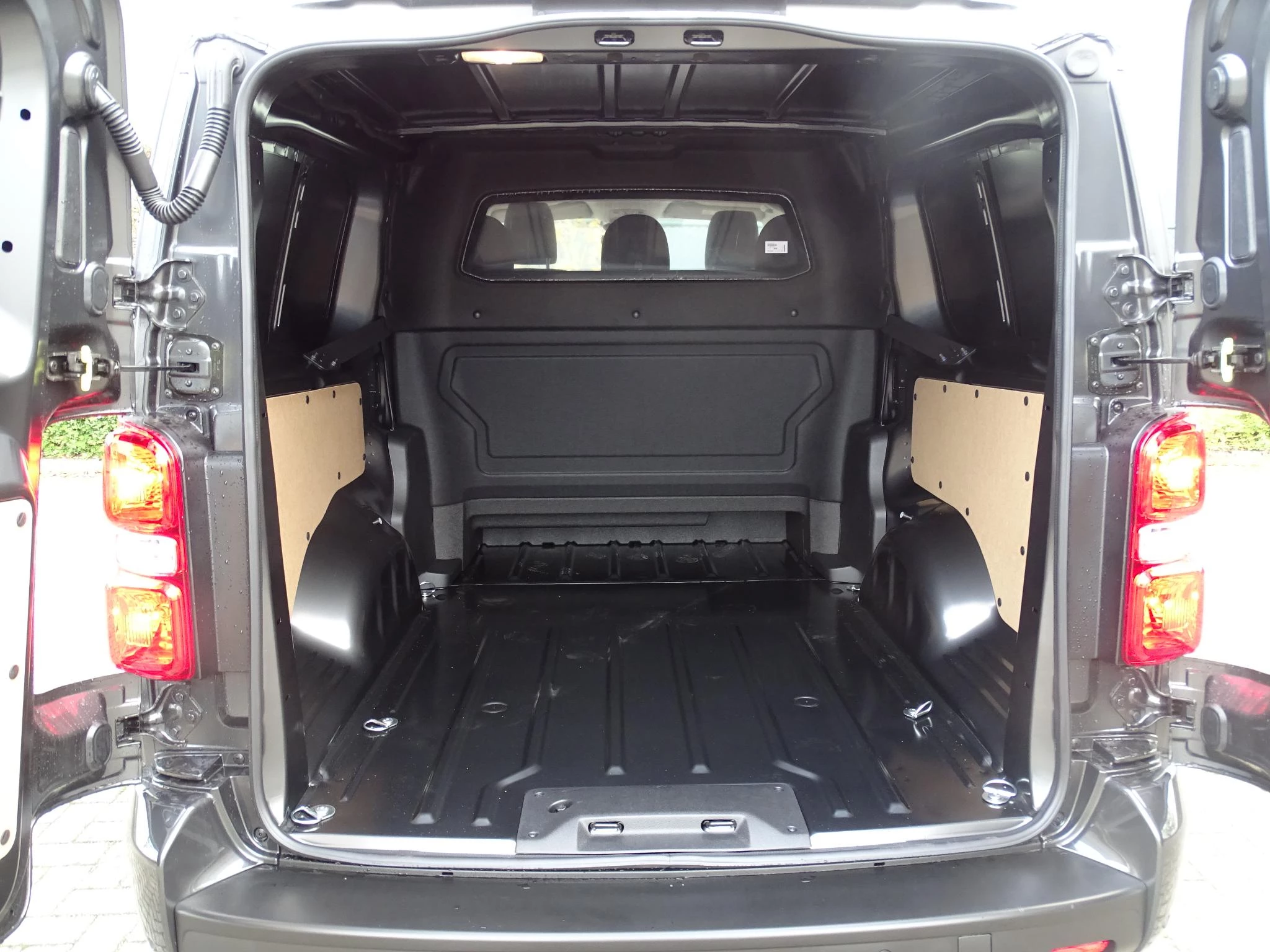 Peugeot-Expert-image-16