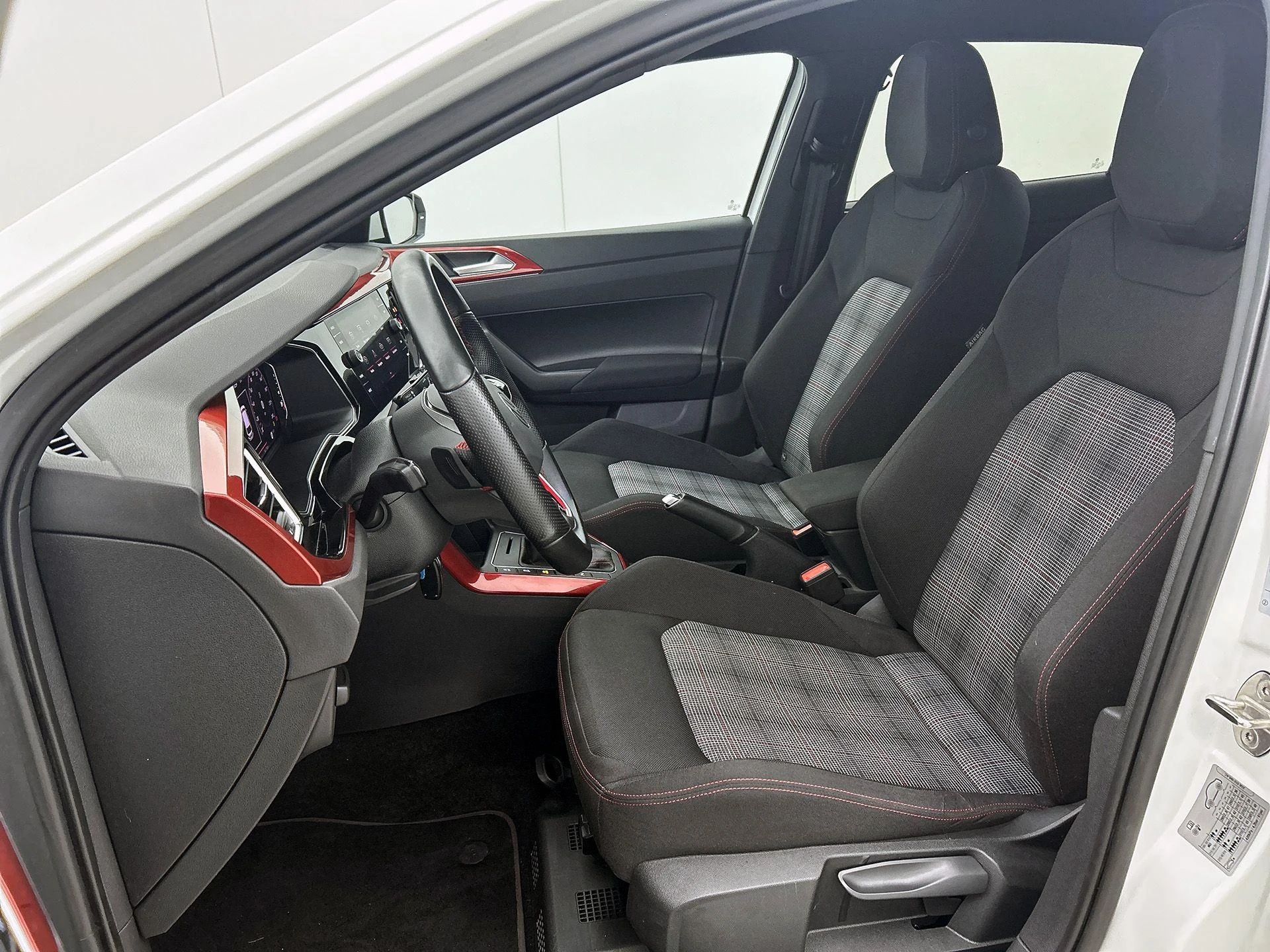 Volkswagen-Polo-image-43