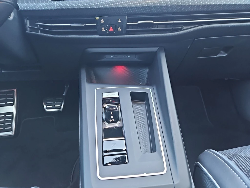 Volkswagen-Golf-image-8