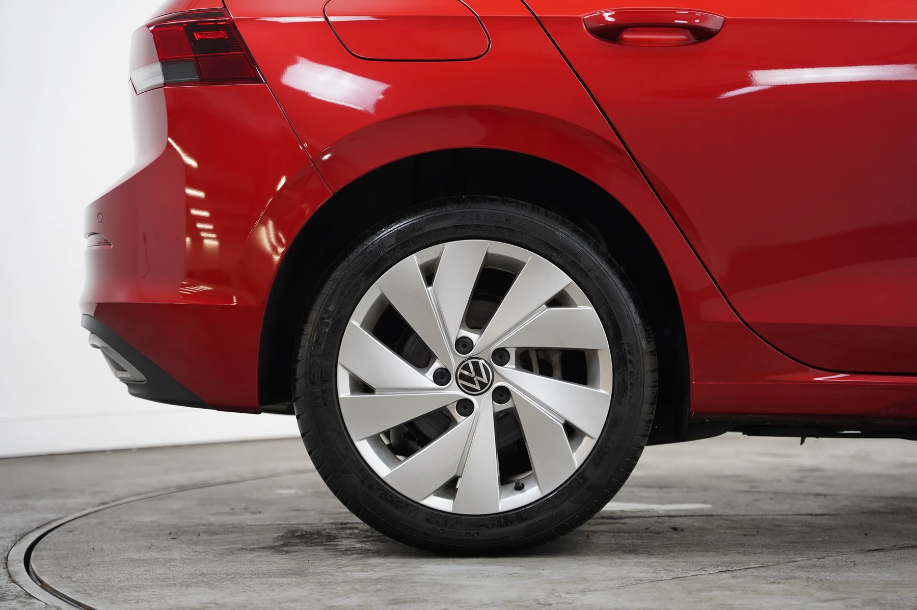 Volkswagen-Golf-image-32