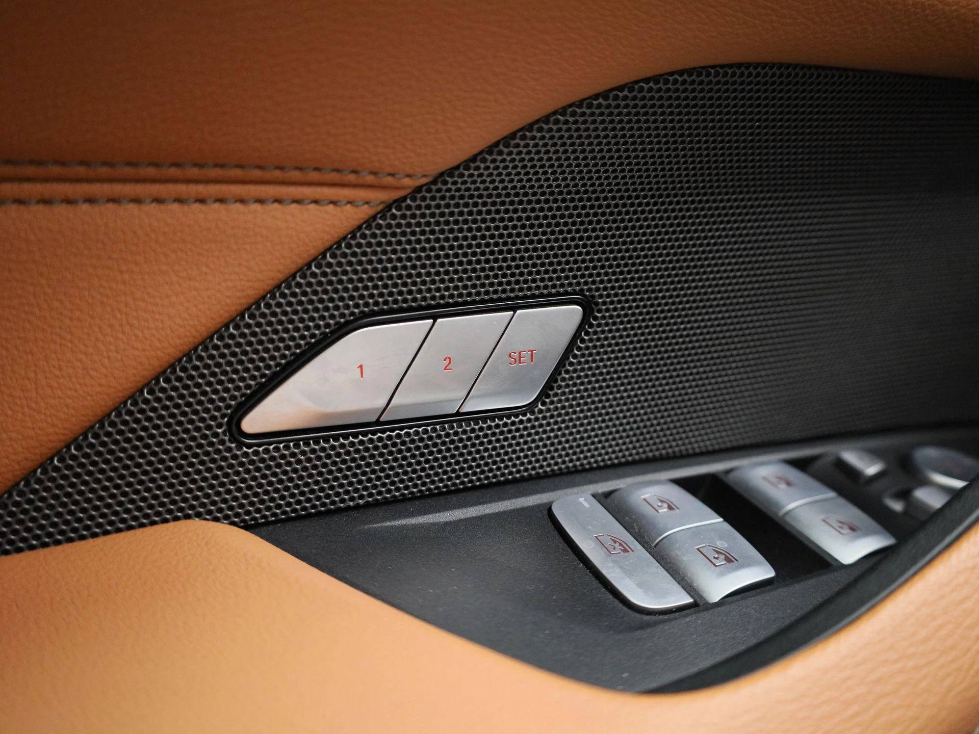 BMW-i4-image-24