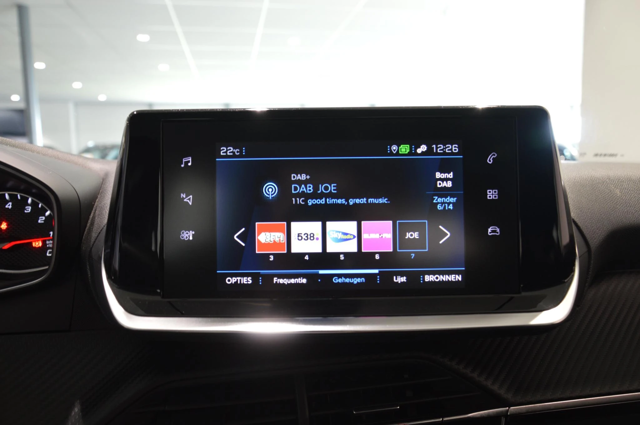 Peugeot-2008-image-14