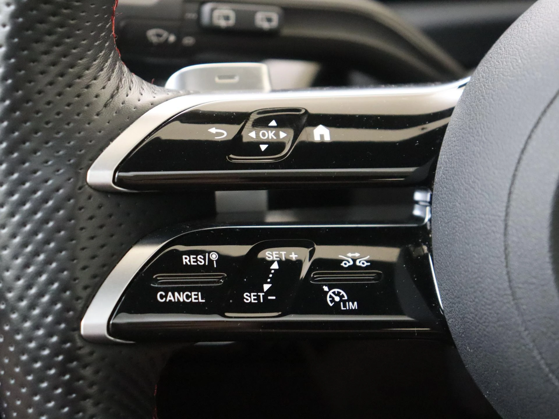 Mercedes-Benz A-Klasse 180 AMG Line