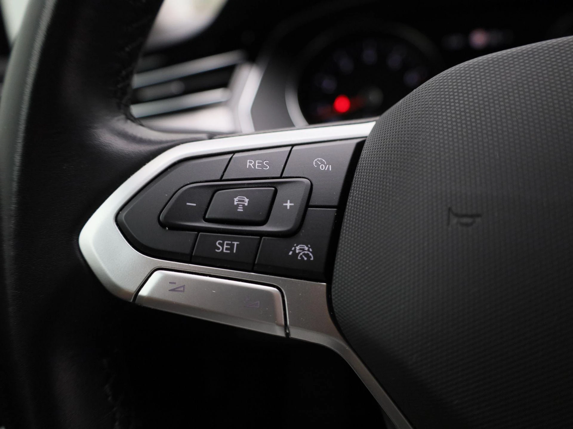 Volkswagen-Passat-image-18