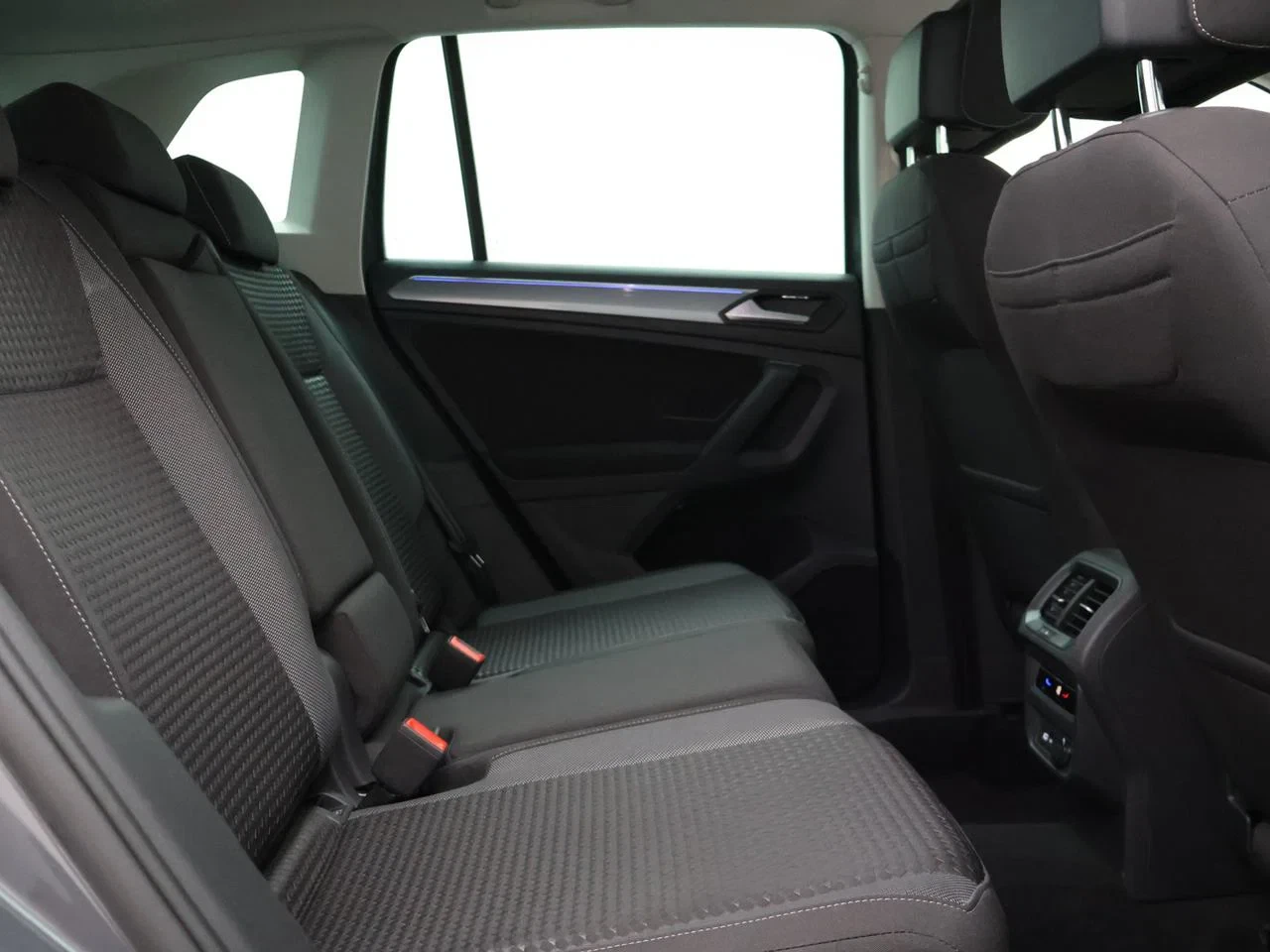 Volkswagen-Tiguan-image-7