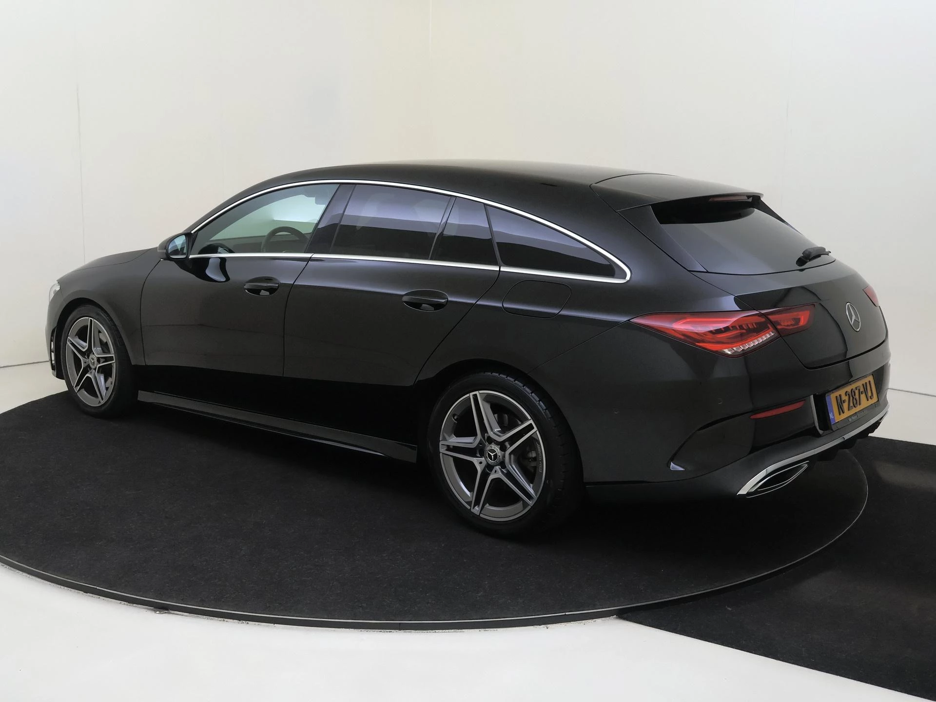 Mercedes-Benz CLA Shooting Brake 180 Business Solution AMG