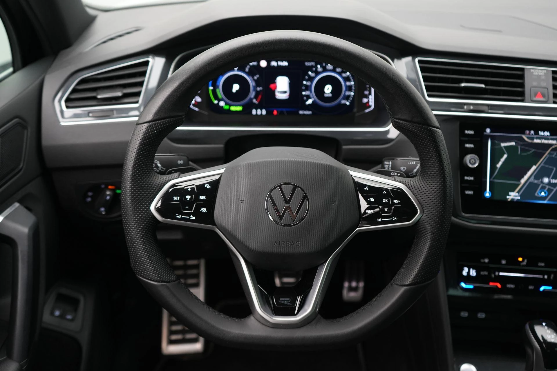 Volkswagen-Tiguan-image-7