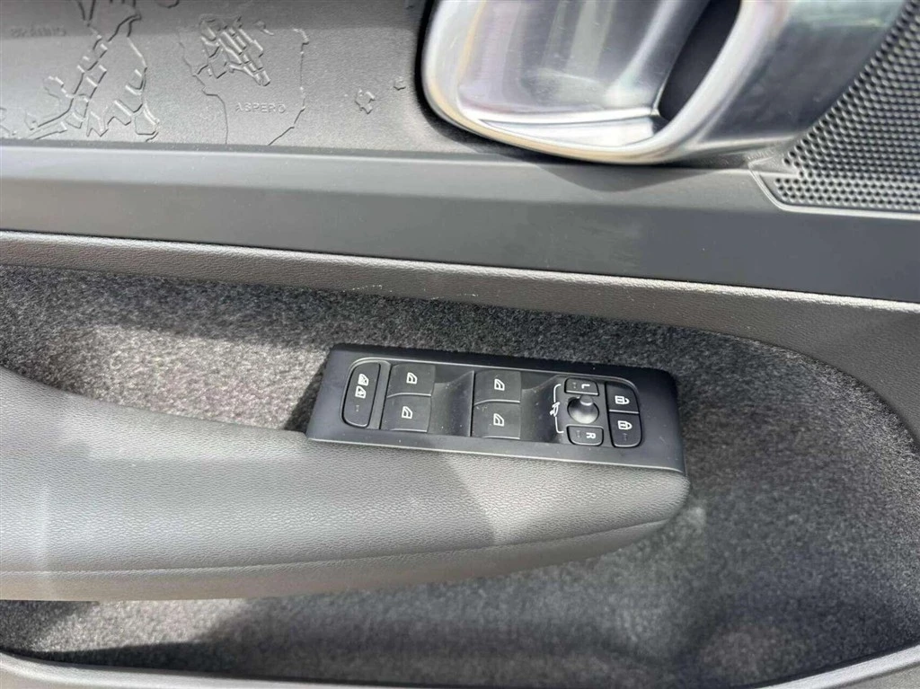 Volvo C40 P6 Recharge Core 231HK 4d Aut.