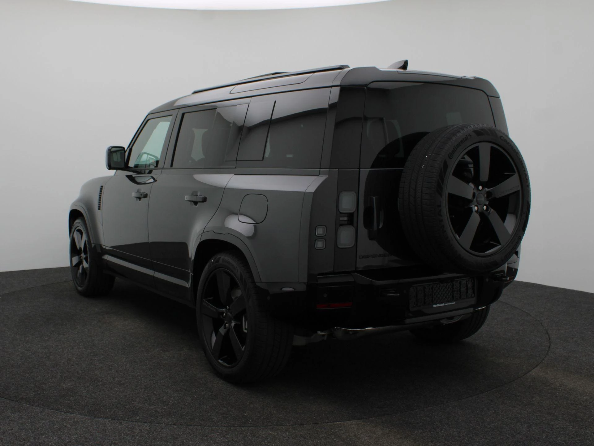 Land Rover-Defender-image-1