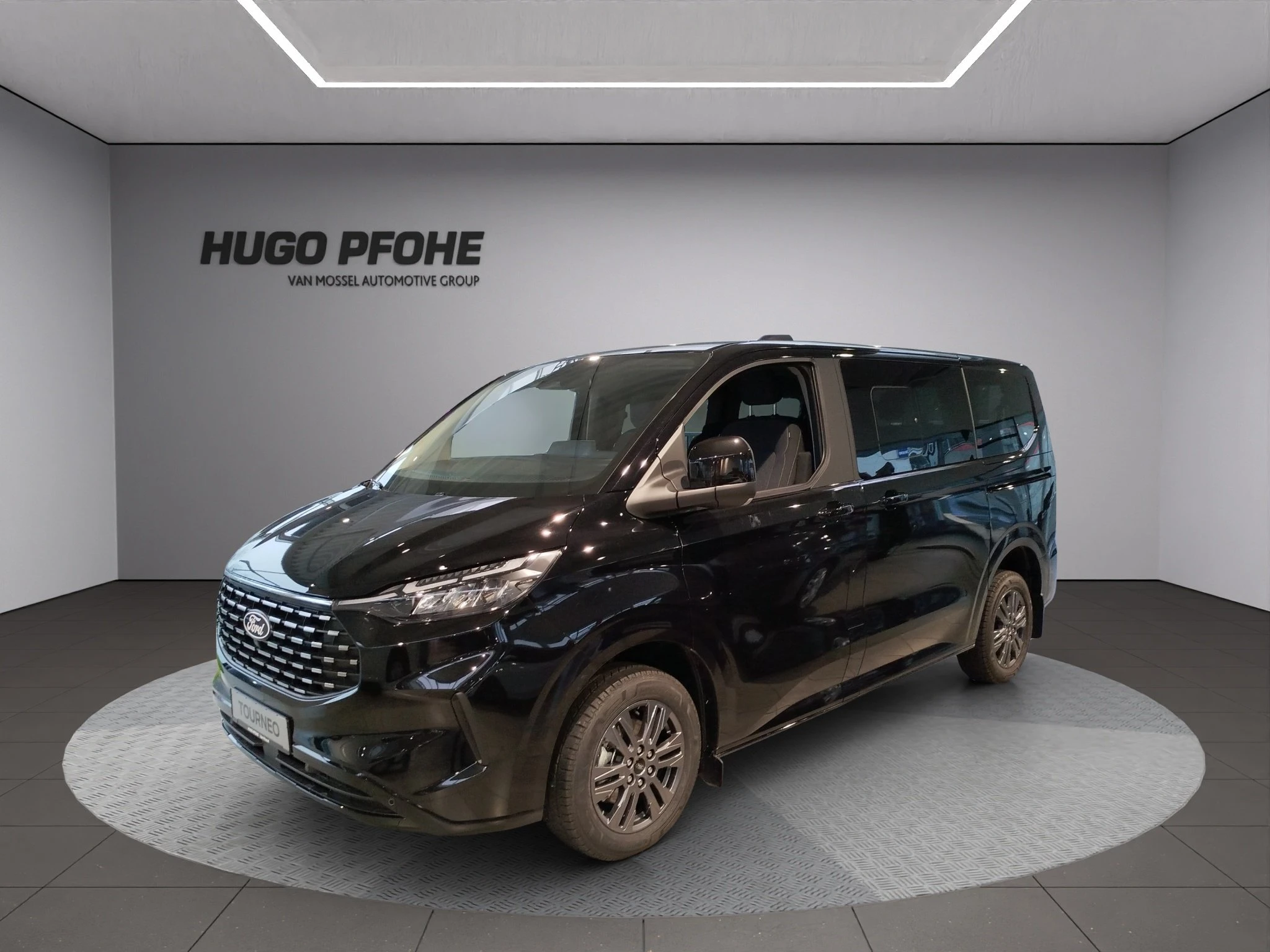 Ford-Tourneo Custom-image-0