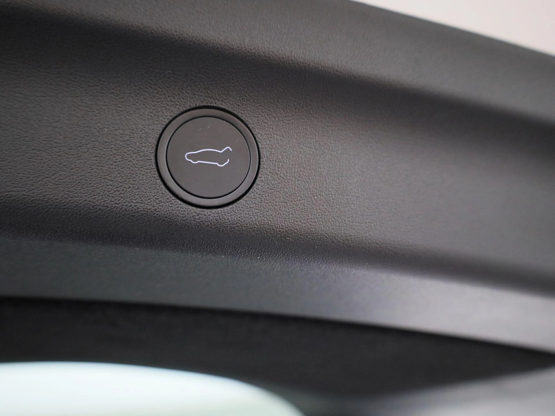 Tesla-Model Y-image-12