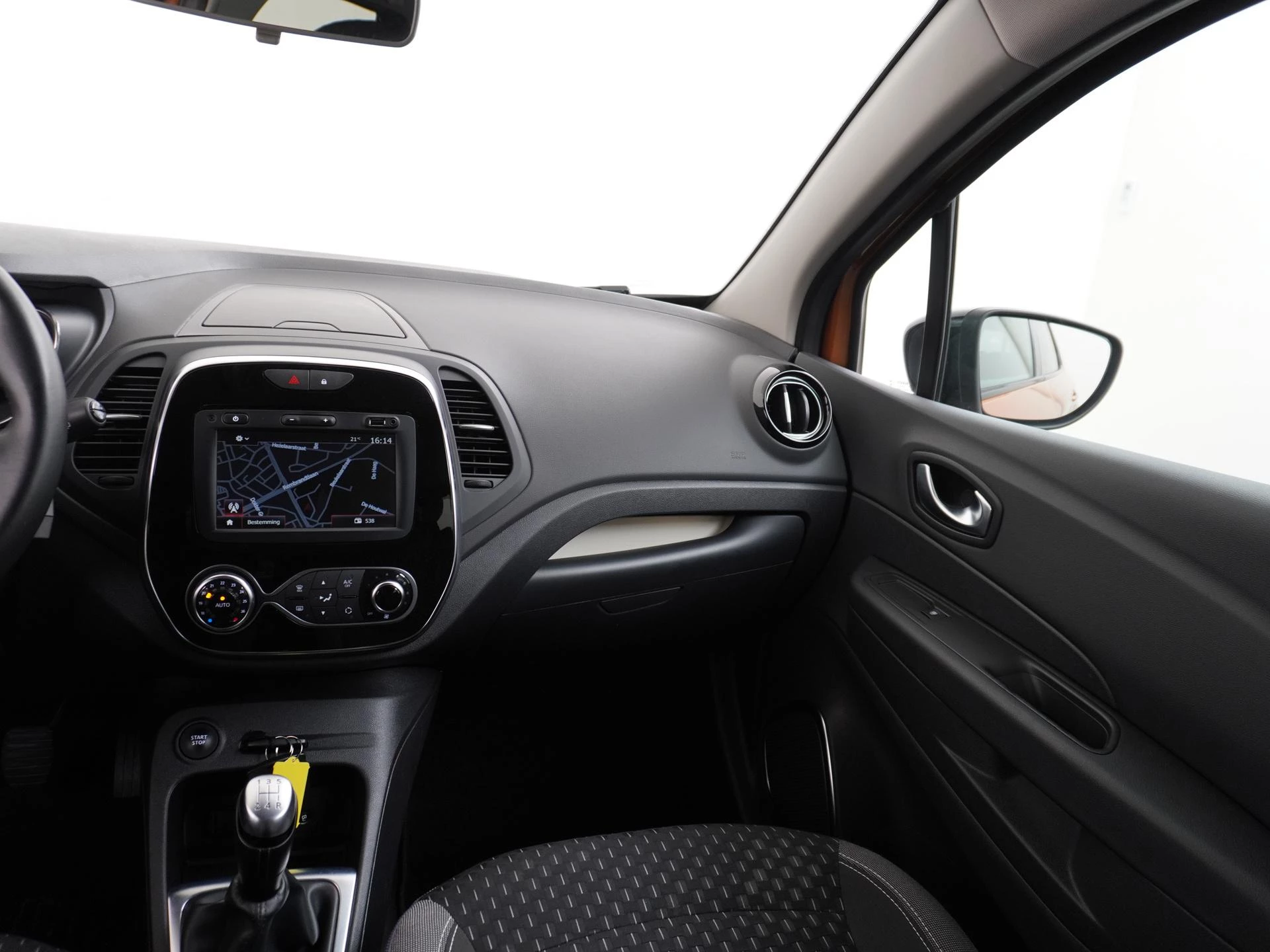 Renault-Captur-image-15