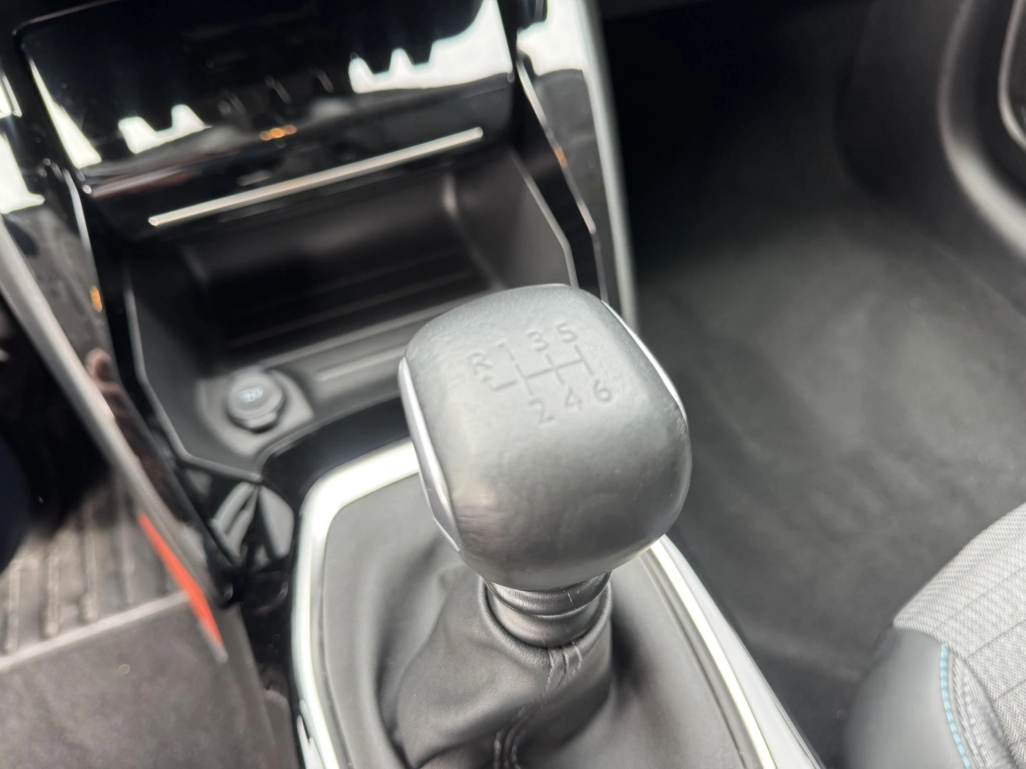 Peugeot-208-image-17