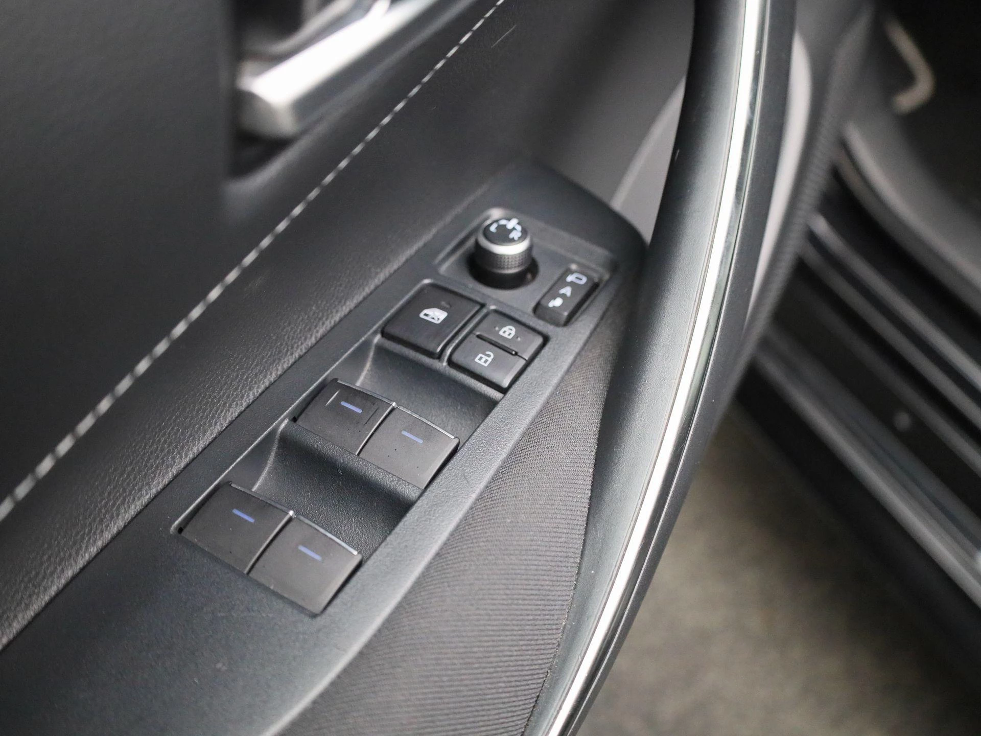 Toyota-Corolla Touring Sports-image-27