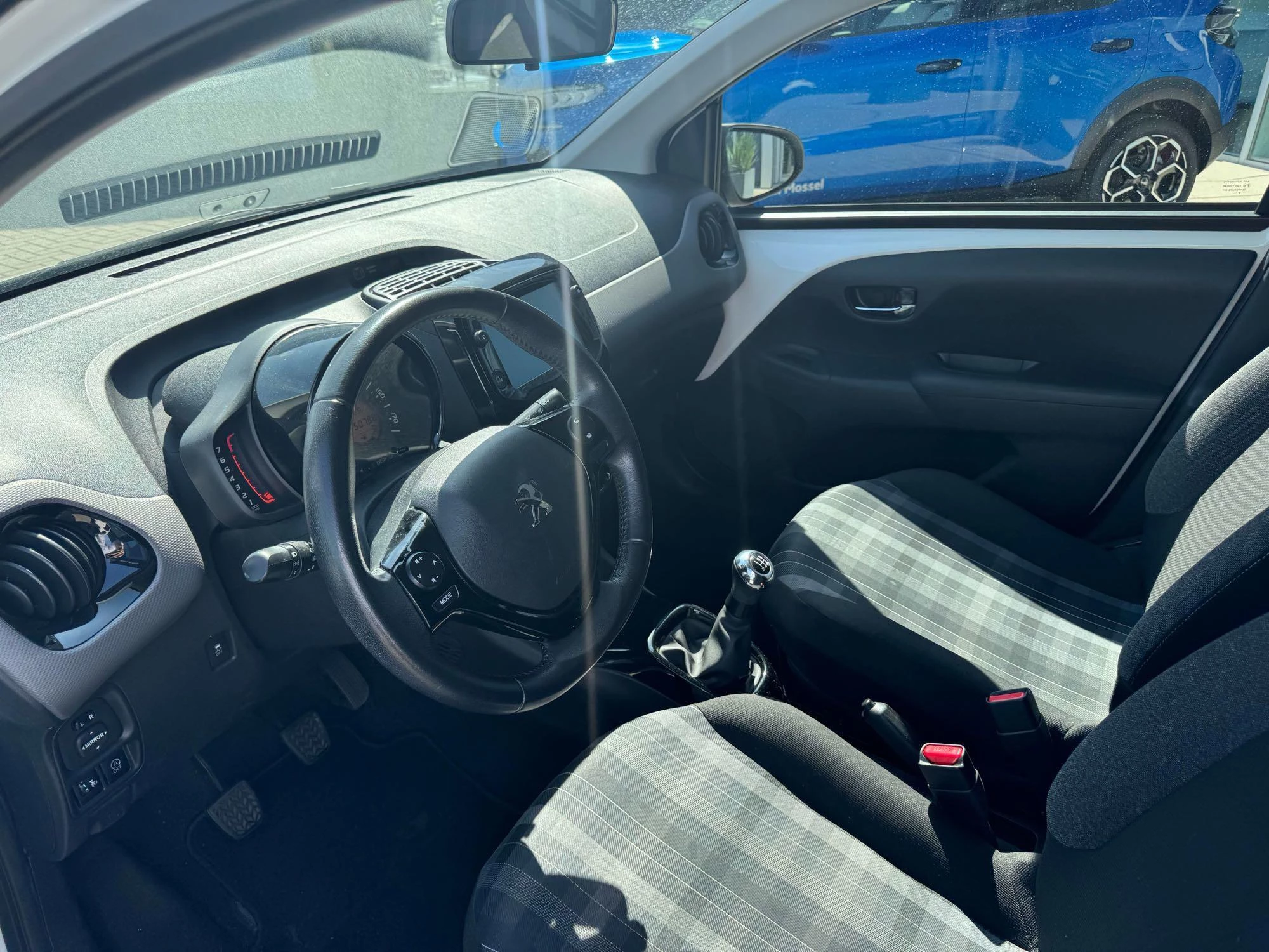Peugeot-108-image-10
