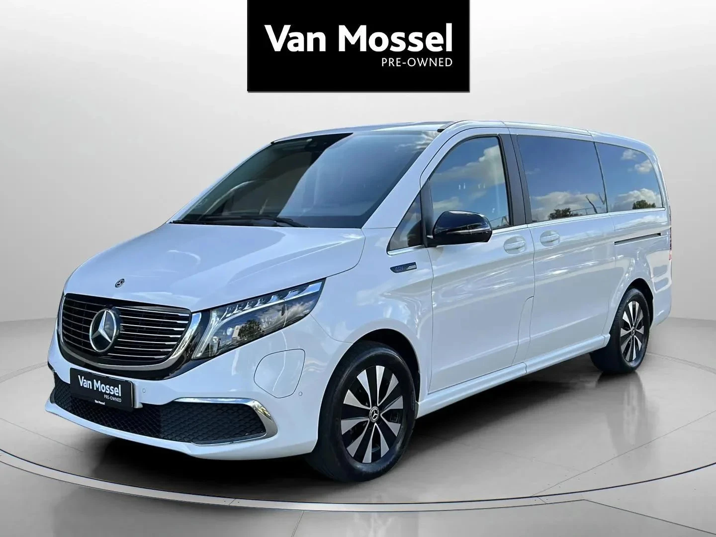 Mercedes-Benz-EQV-image-0