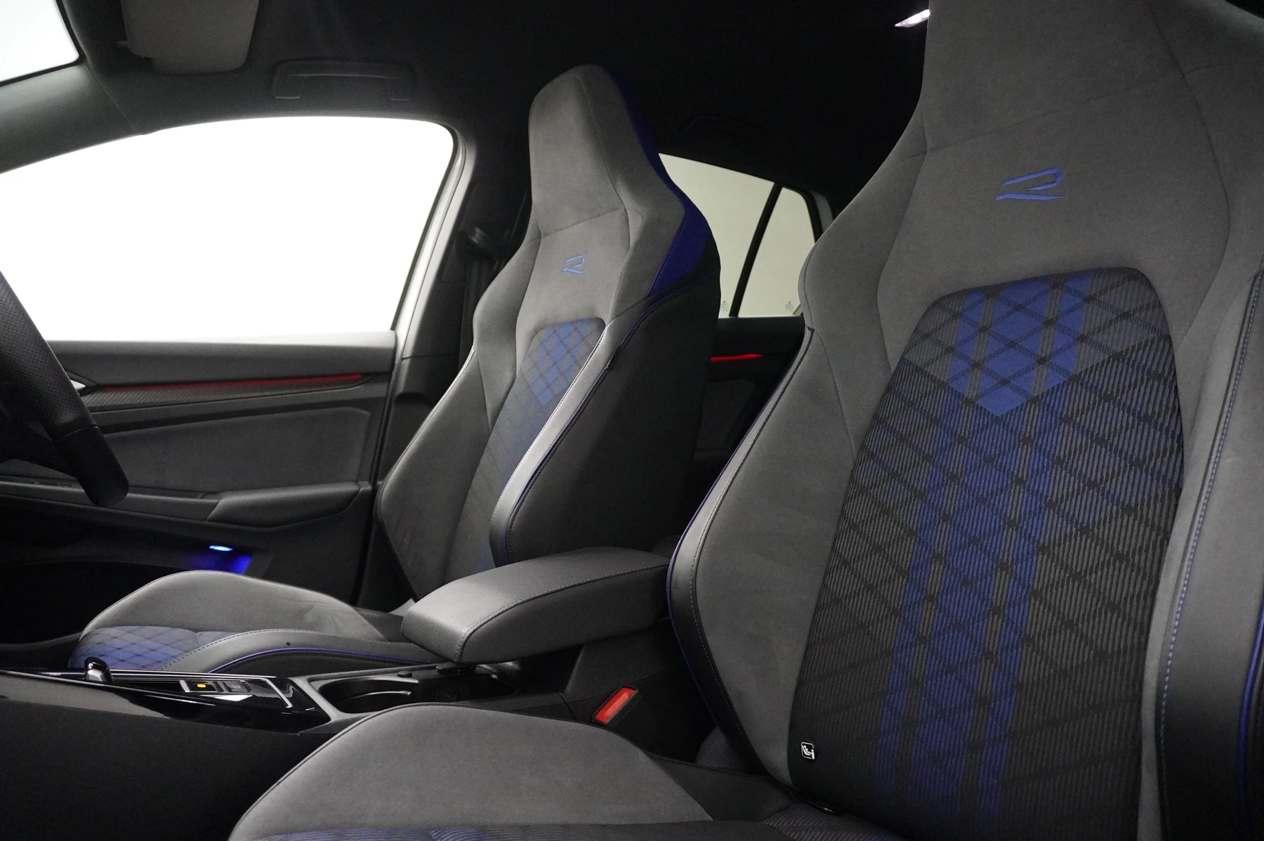 Volkswagen-Golf-image-10