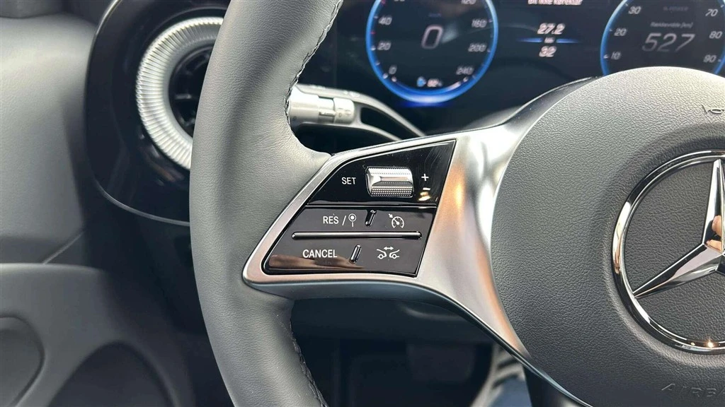 Mercedes-Benz-GLB-image-10