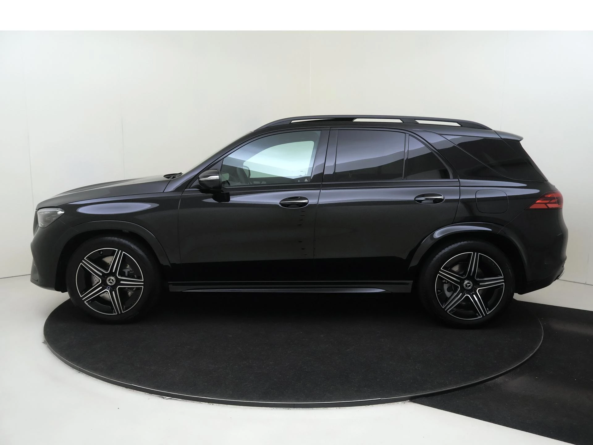 Mercedes-Benz-GLE-image-7
