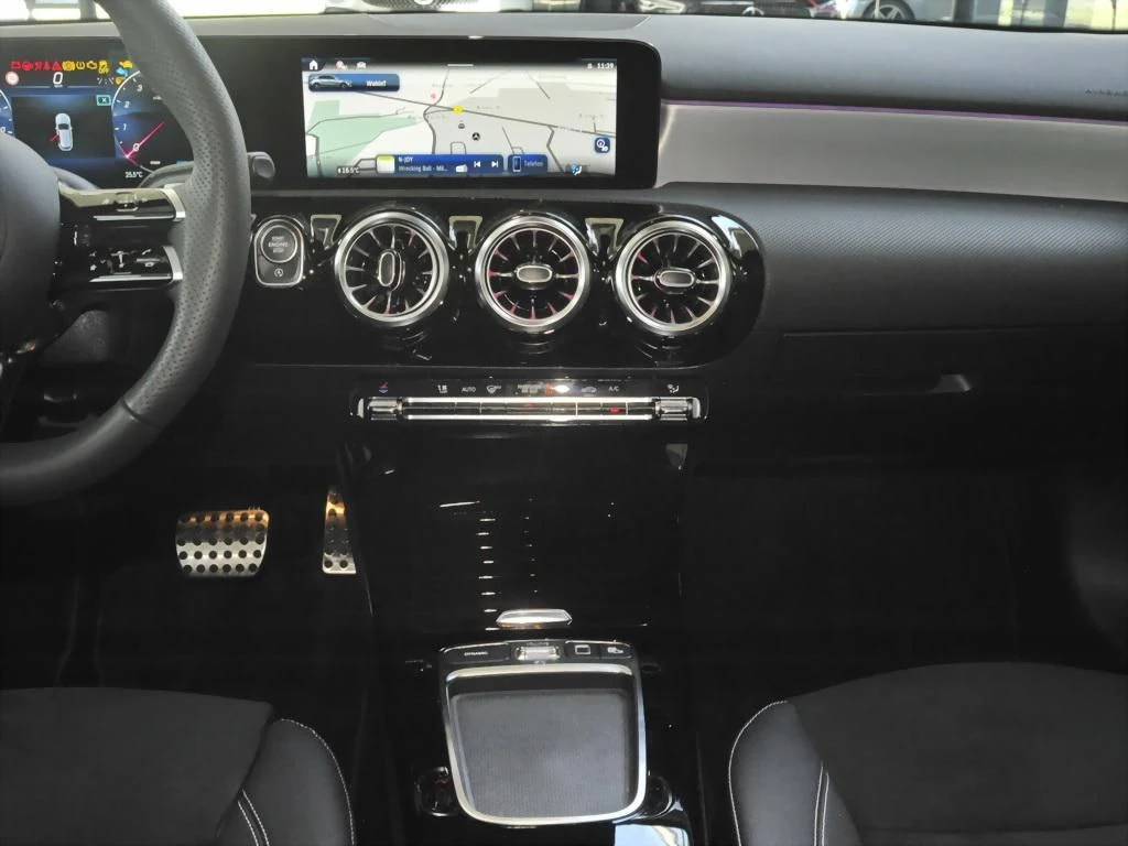 Mercedes-Benz-A-Klasse 200-image-10