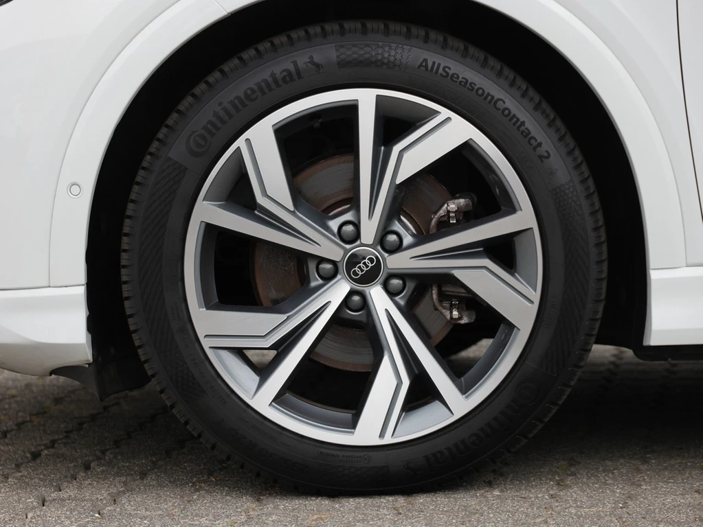 Audi-Q4 Sportback e-tron-image-4