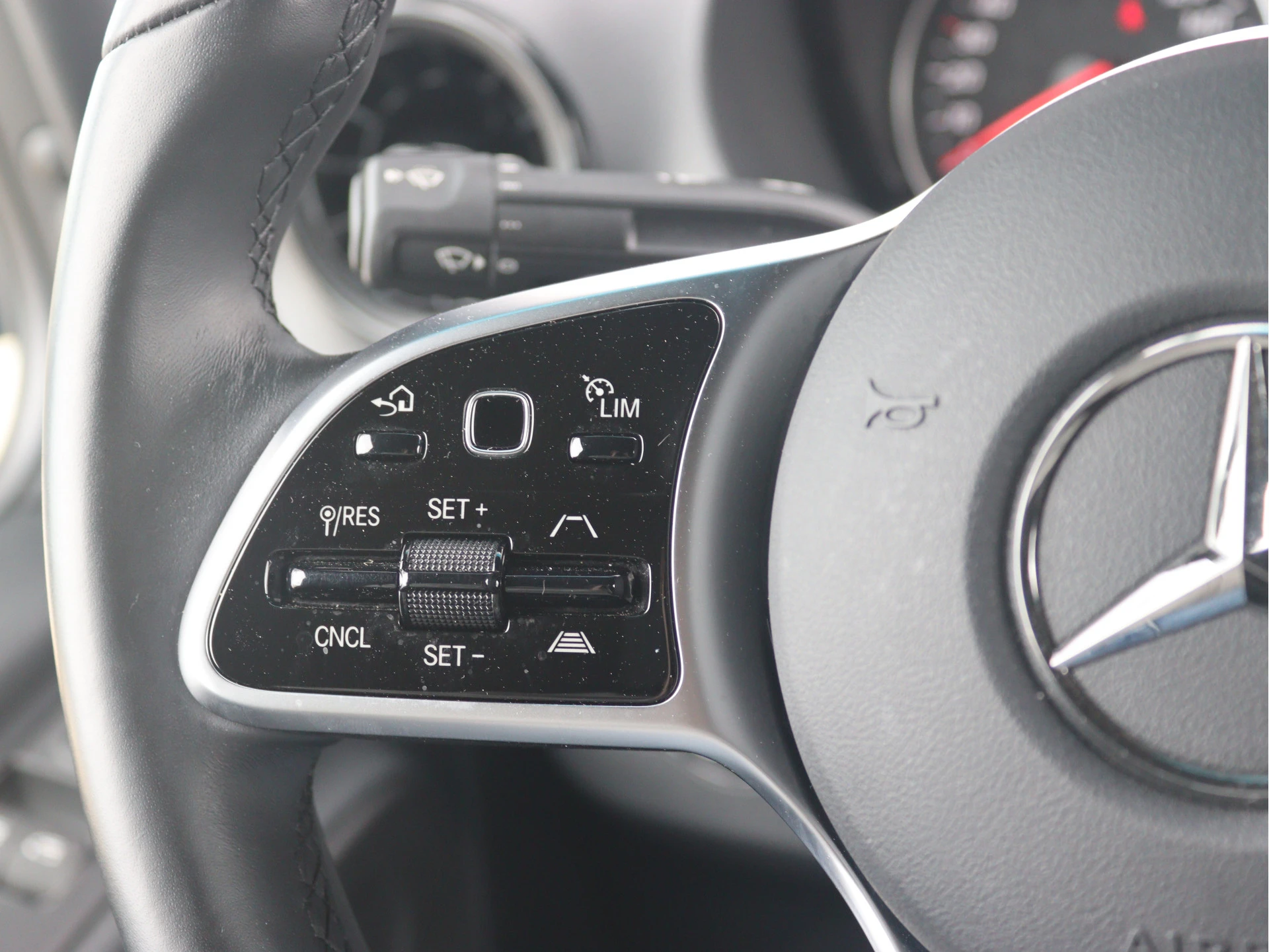 Mercedes-Benz-Sprinter-image-6